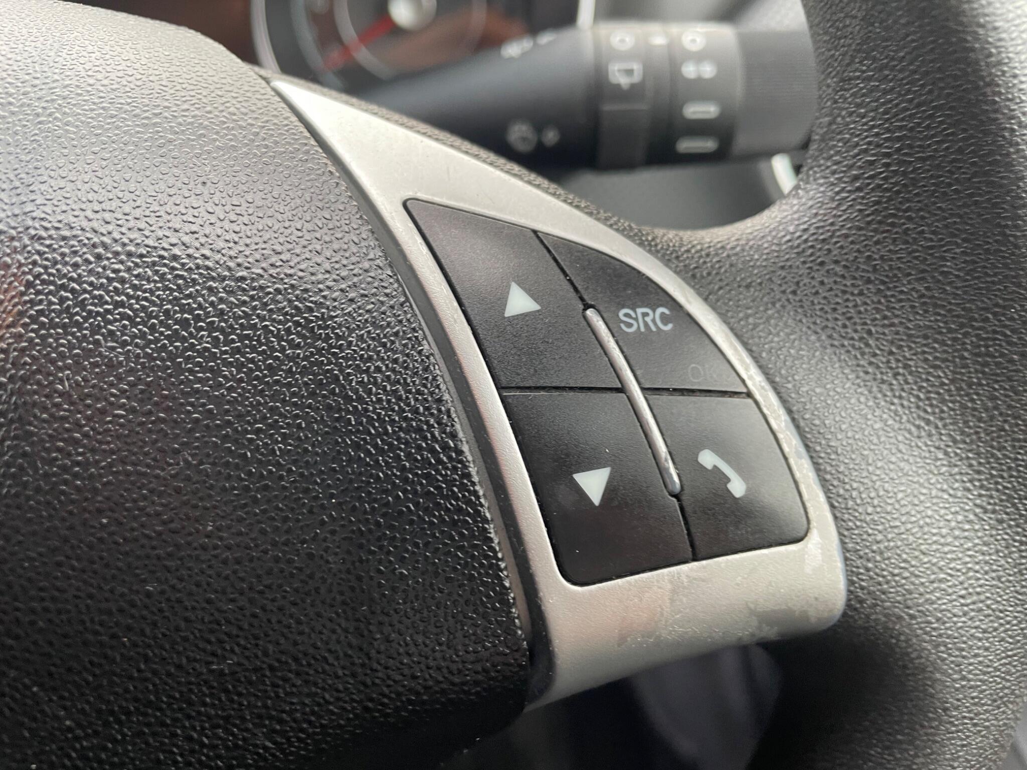 2011 Fiat Punto Evo image 39