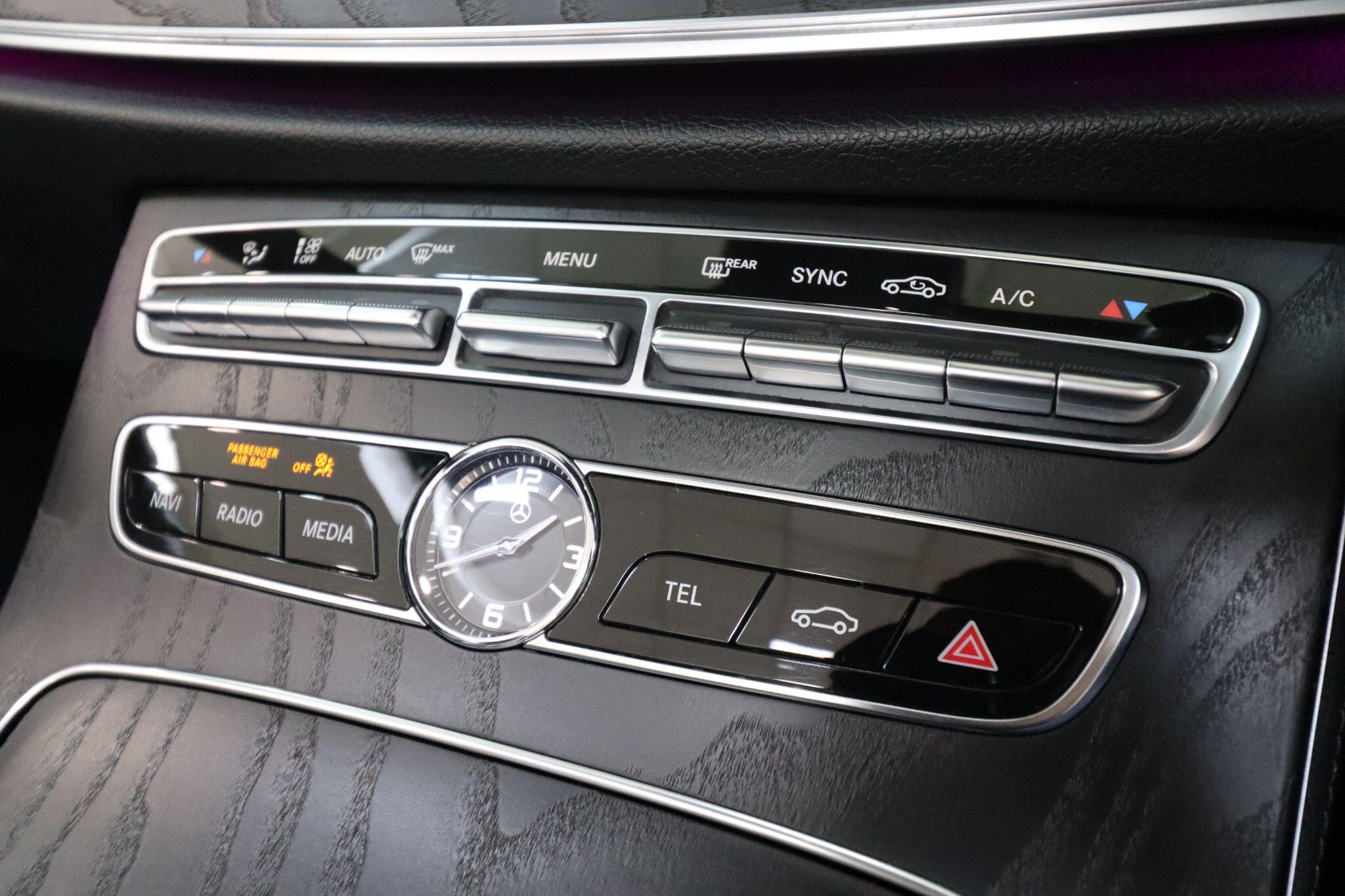 Mercedes-Benz E Class view 28