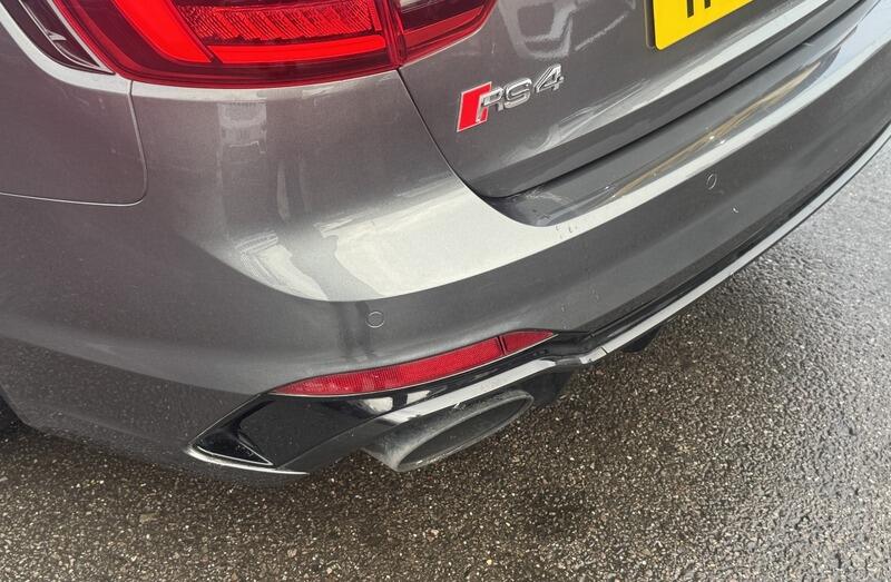2018 Audi RS4 Avant image 19