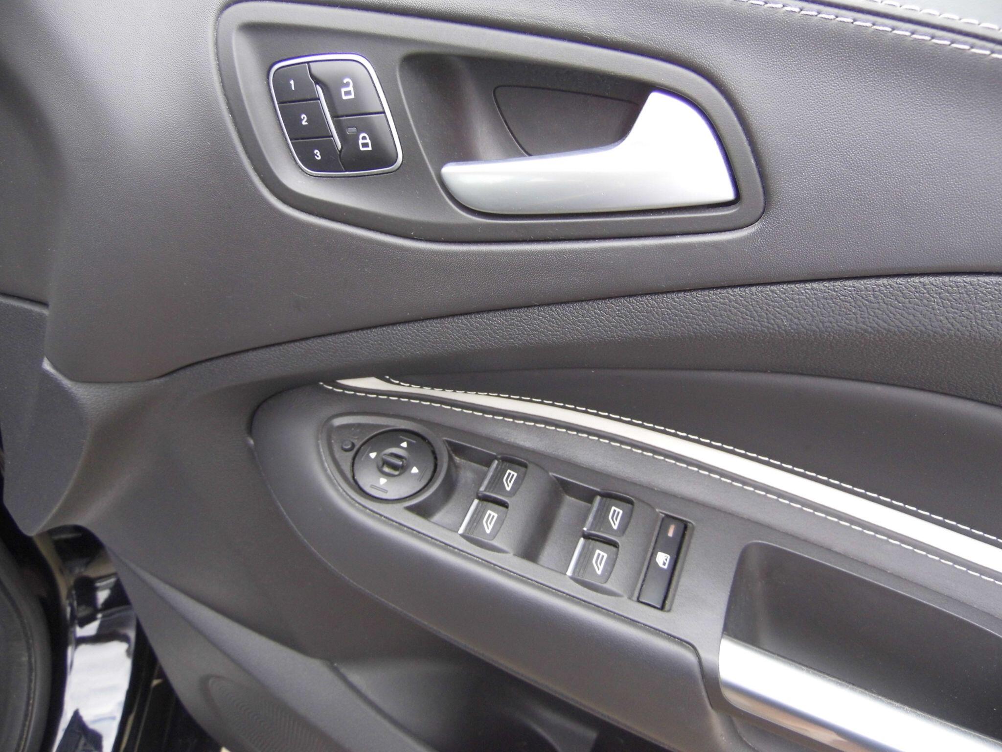 Ford Kuga view 14
