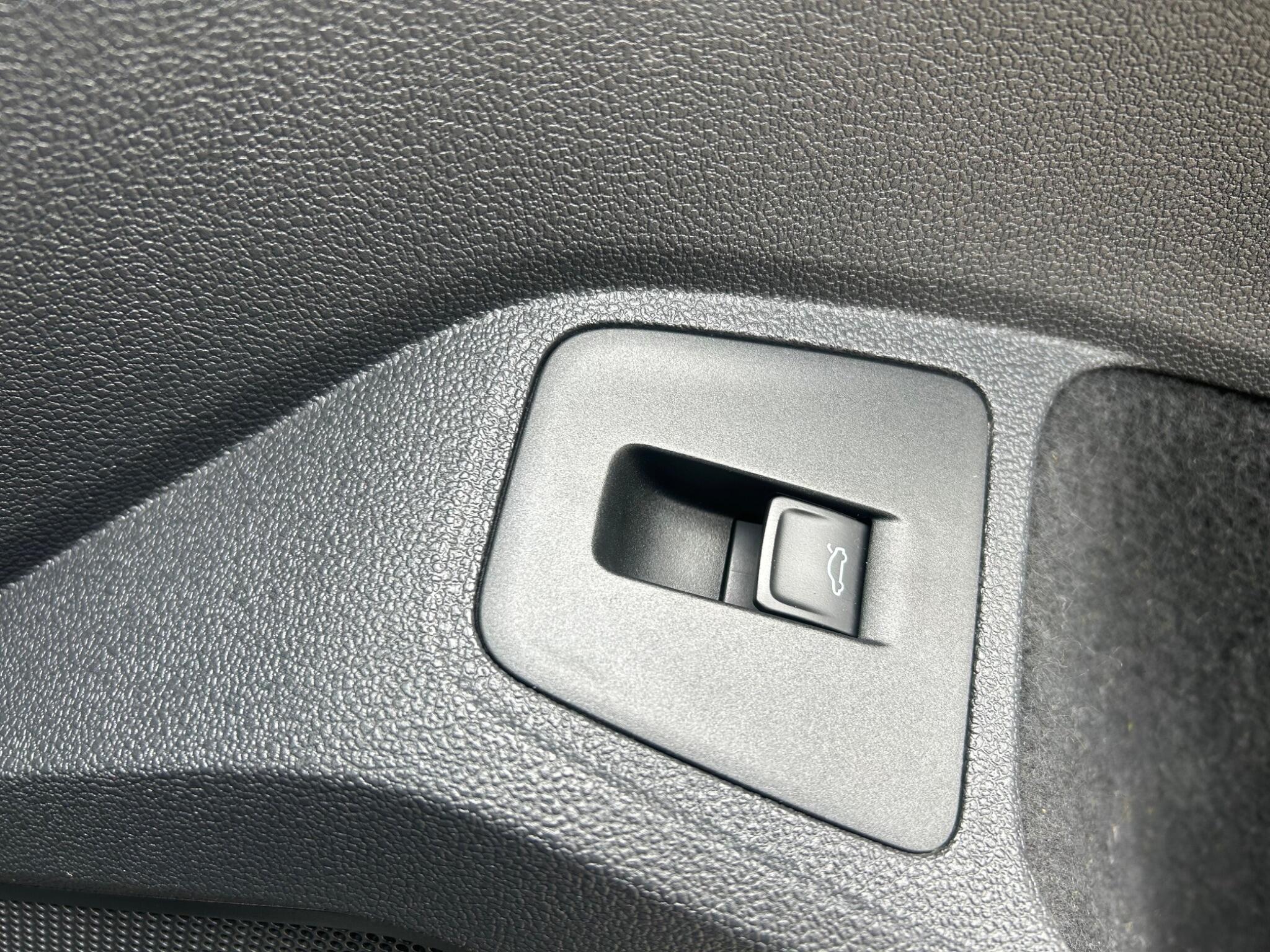 Volkswagen Tiguan view 30