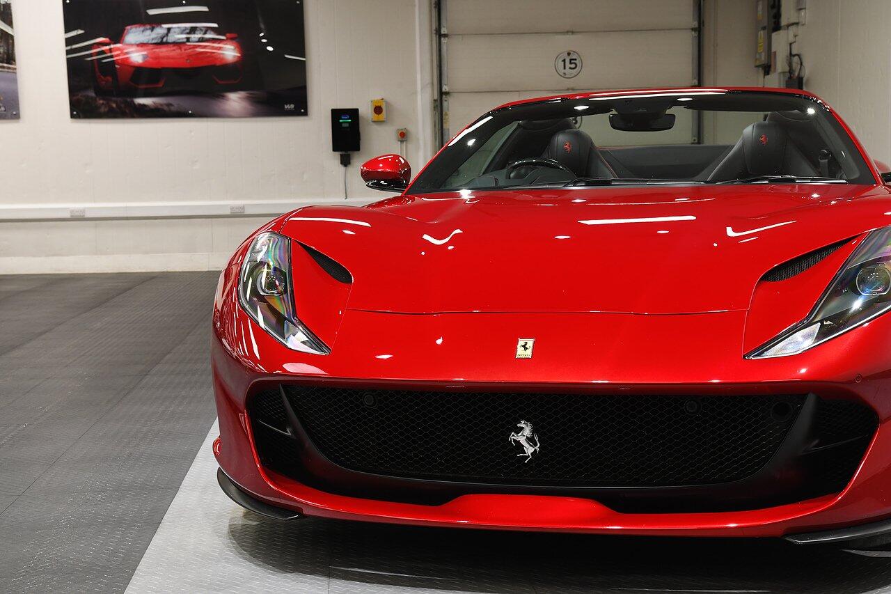 Ferrari 812 view 38