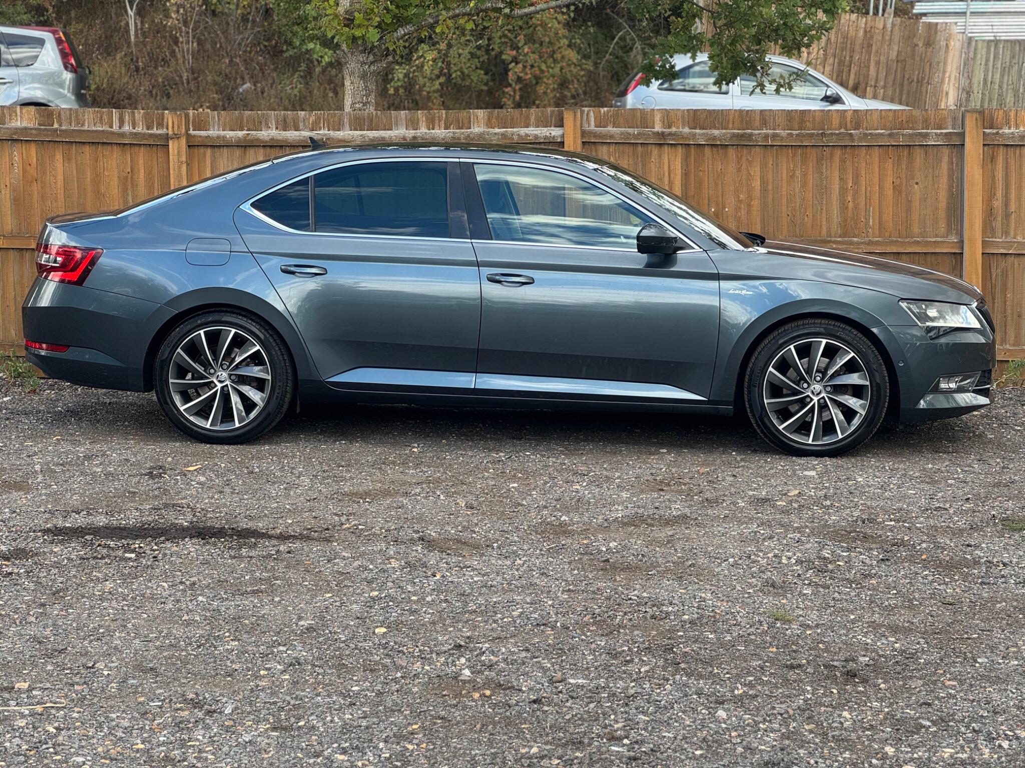 Skoda Superb view 11