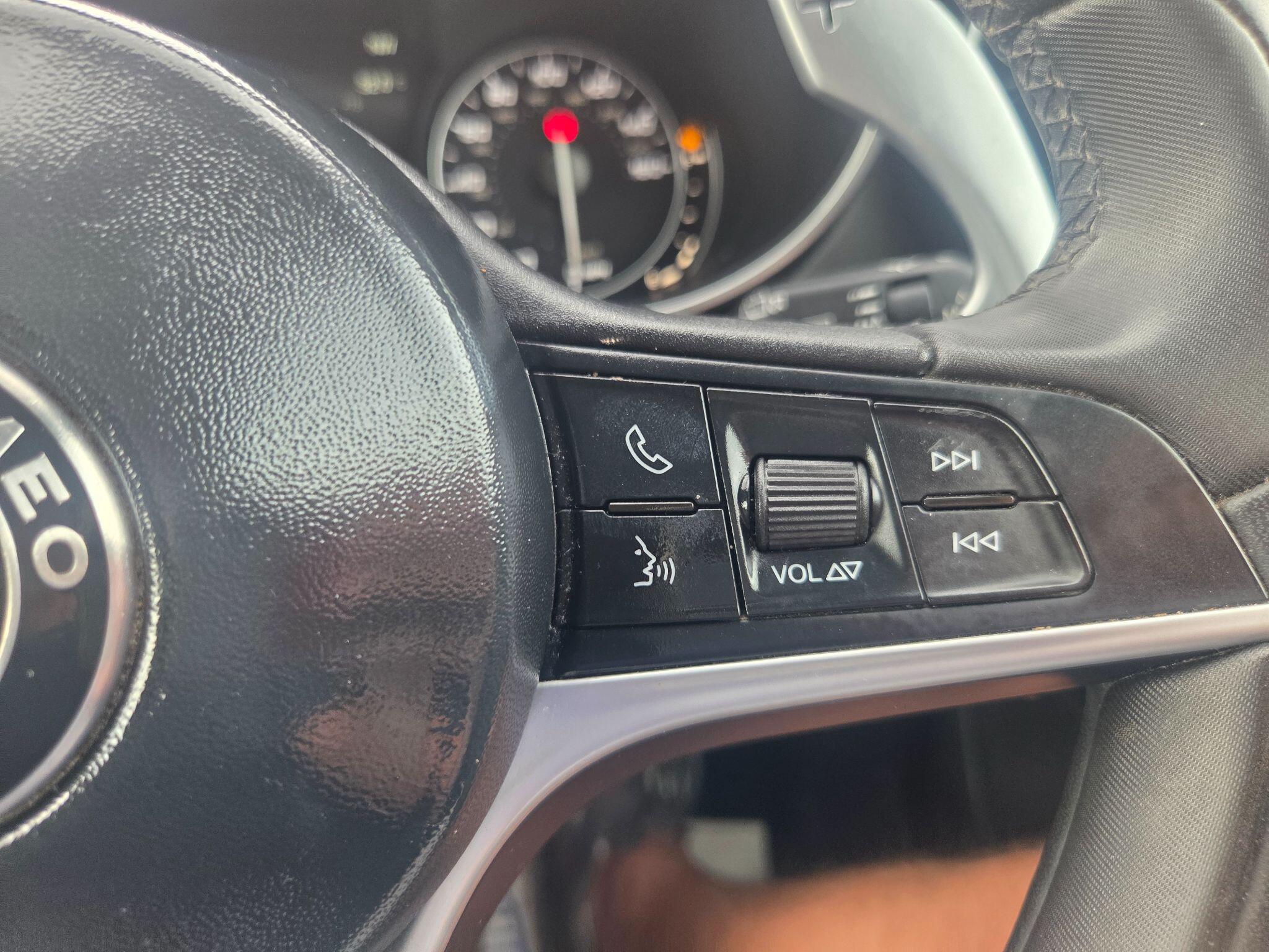 Alfa Romeo Stelvio view 20