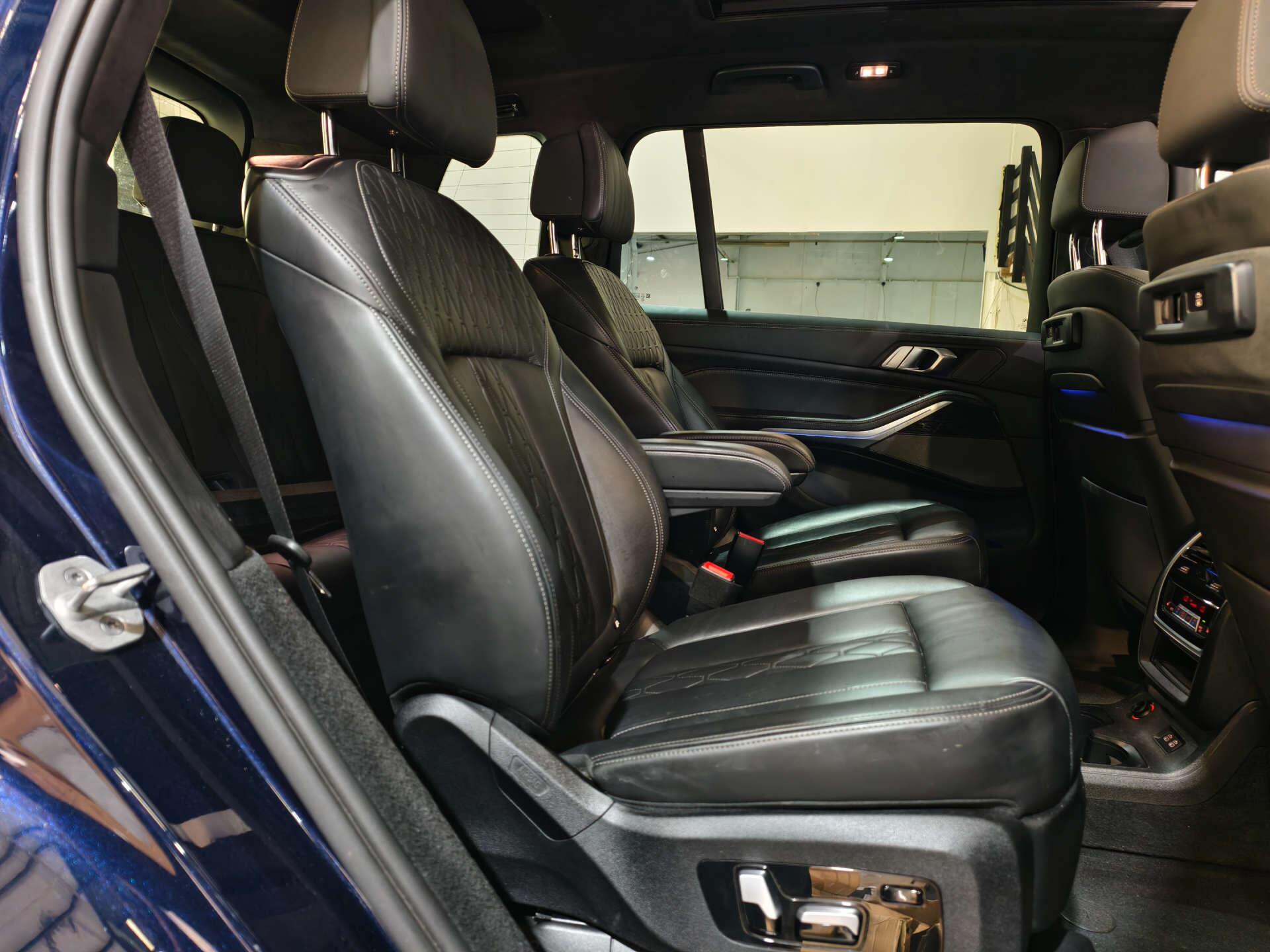 BMW X7 view 30