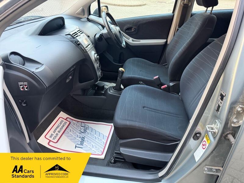 2007 Toyota Yaris image 30