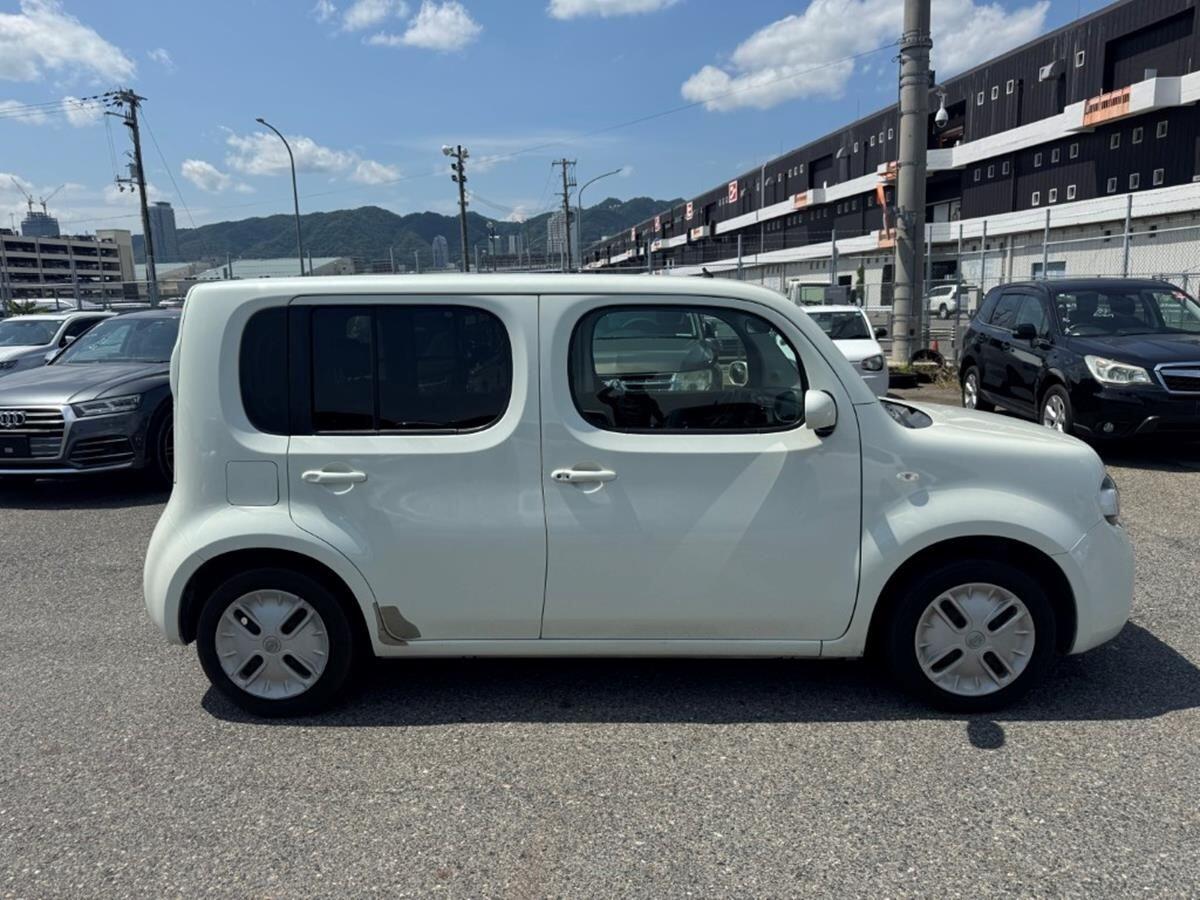 Nissan Cube view 6