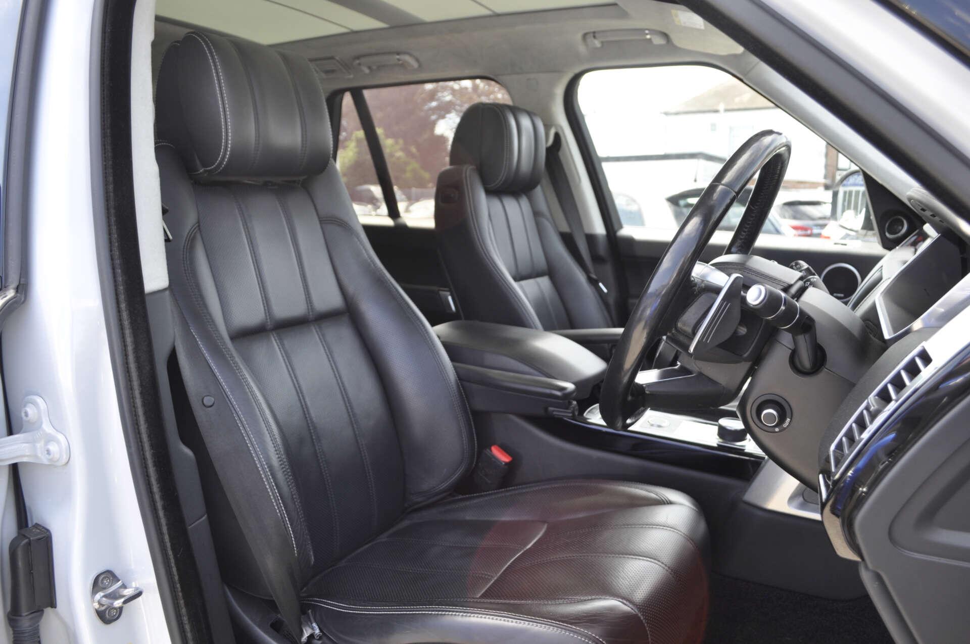 Land Rover Range Rover view 8