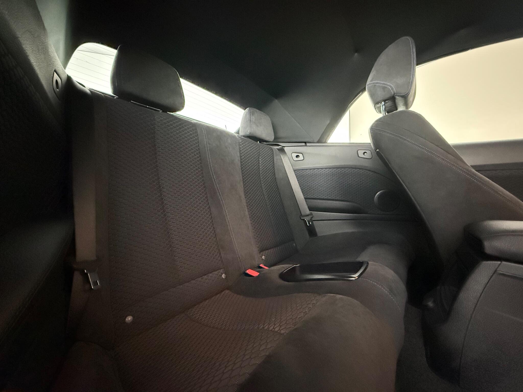 BMW 2 Series view 36