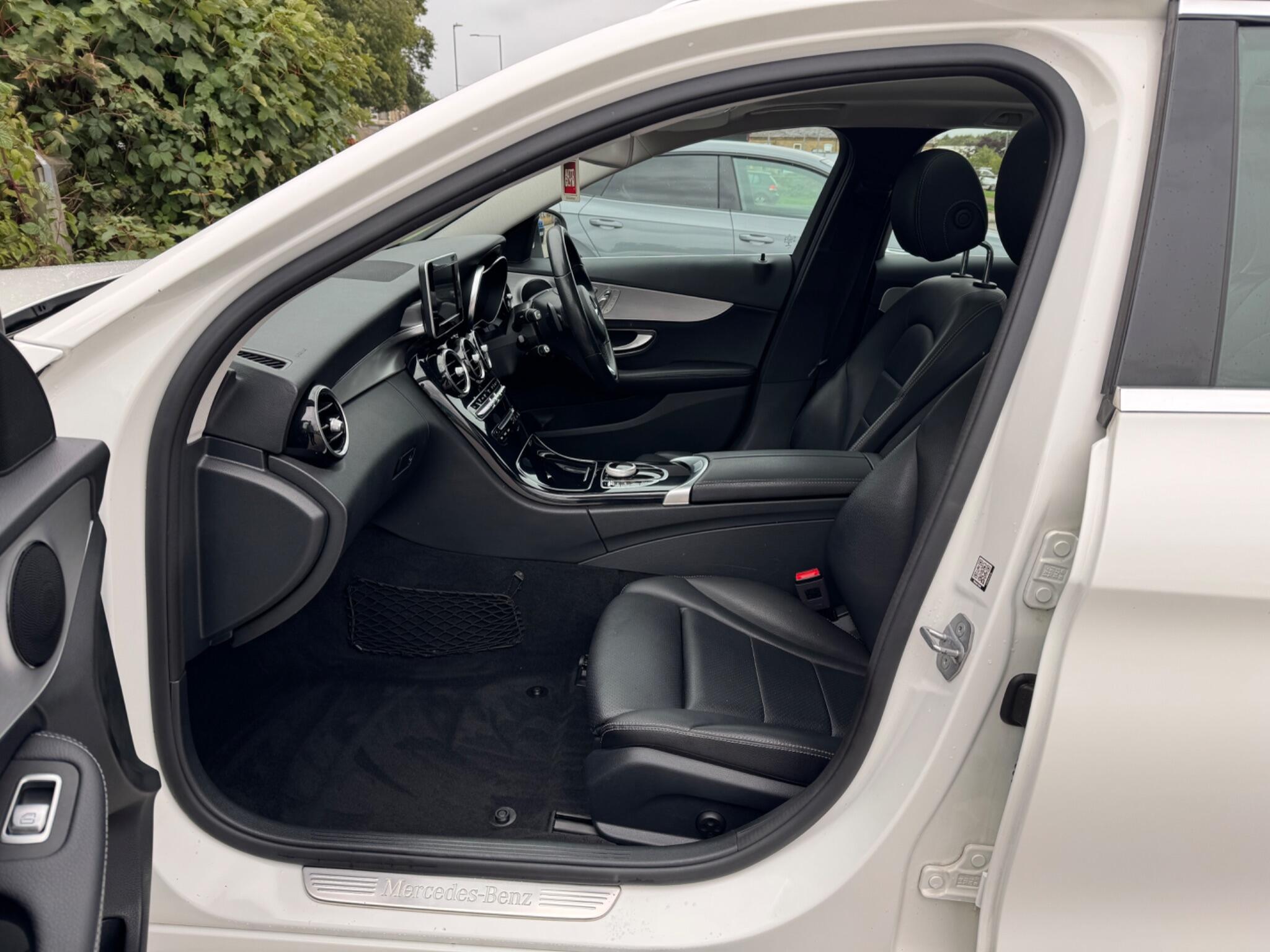 Mercedes-Benz C-Class view 50
