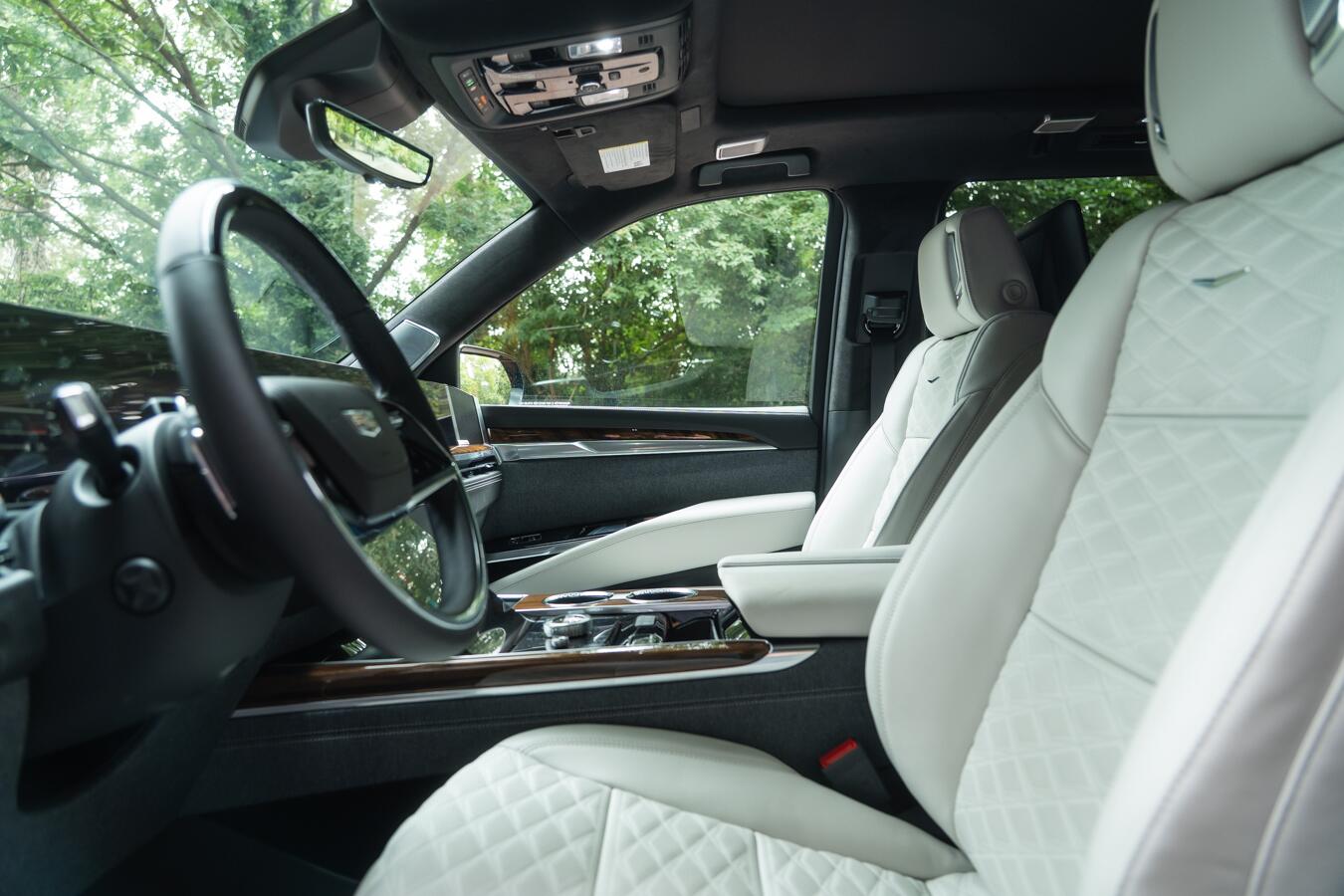 Cadillac Escalade view 31