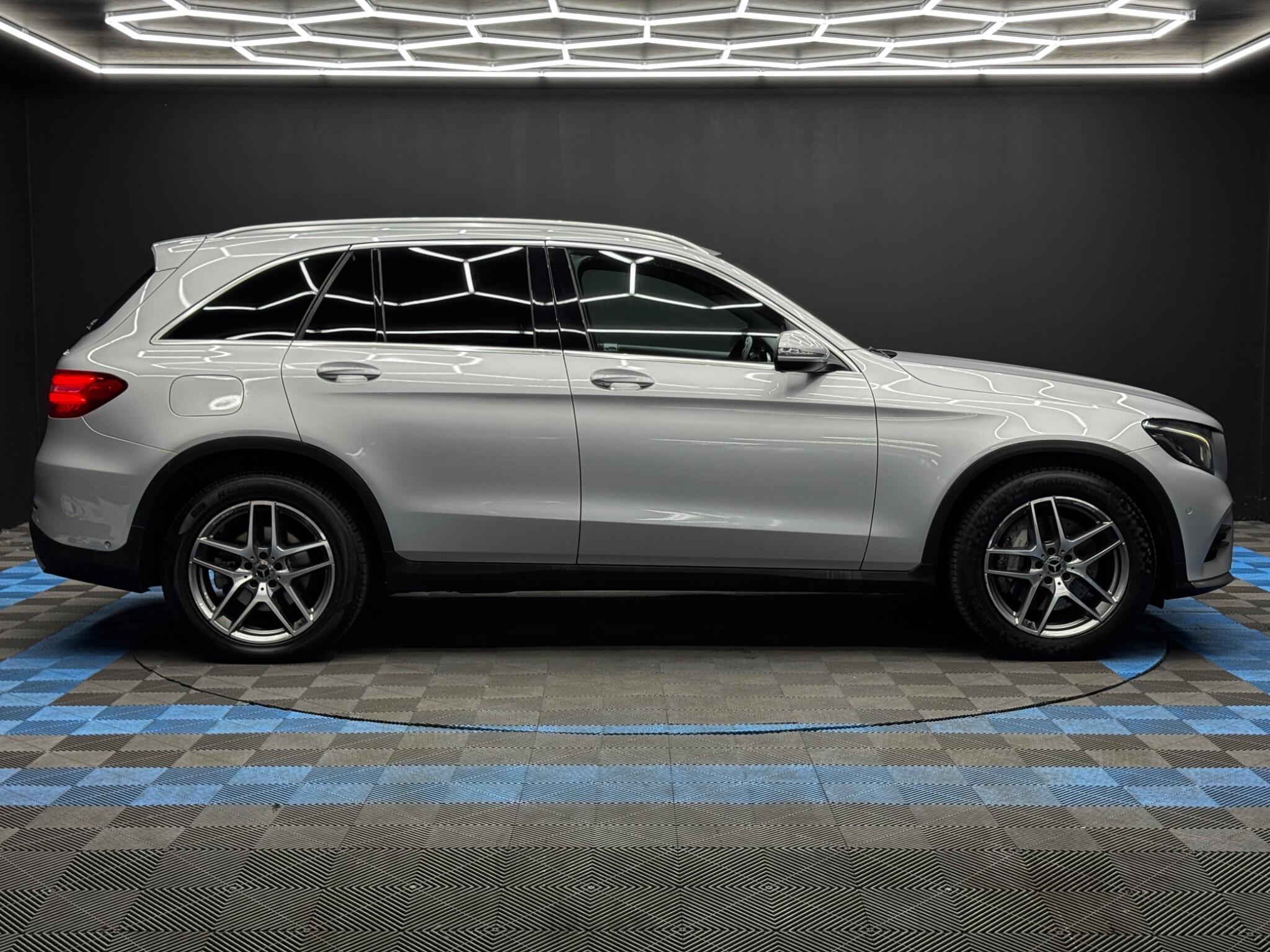 Mercedes-Benz GLC view 4