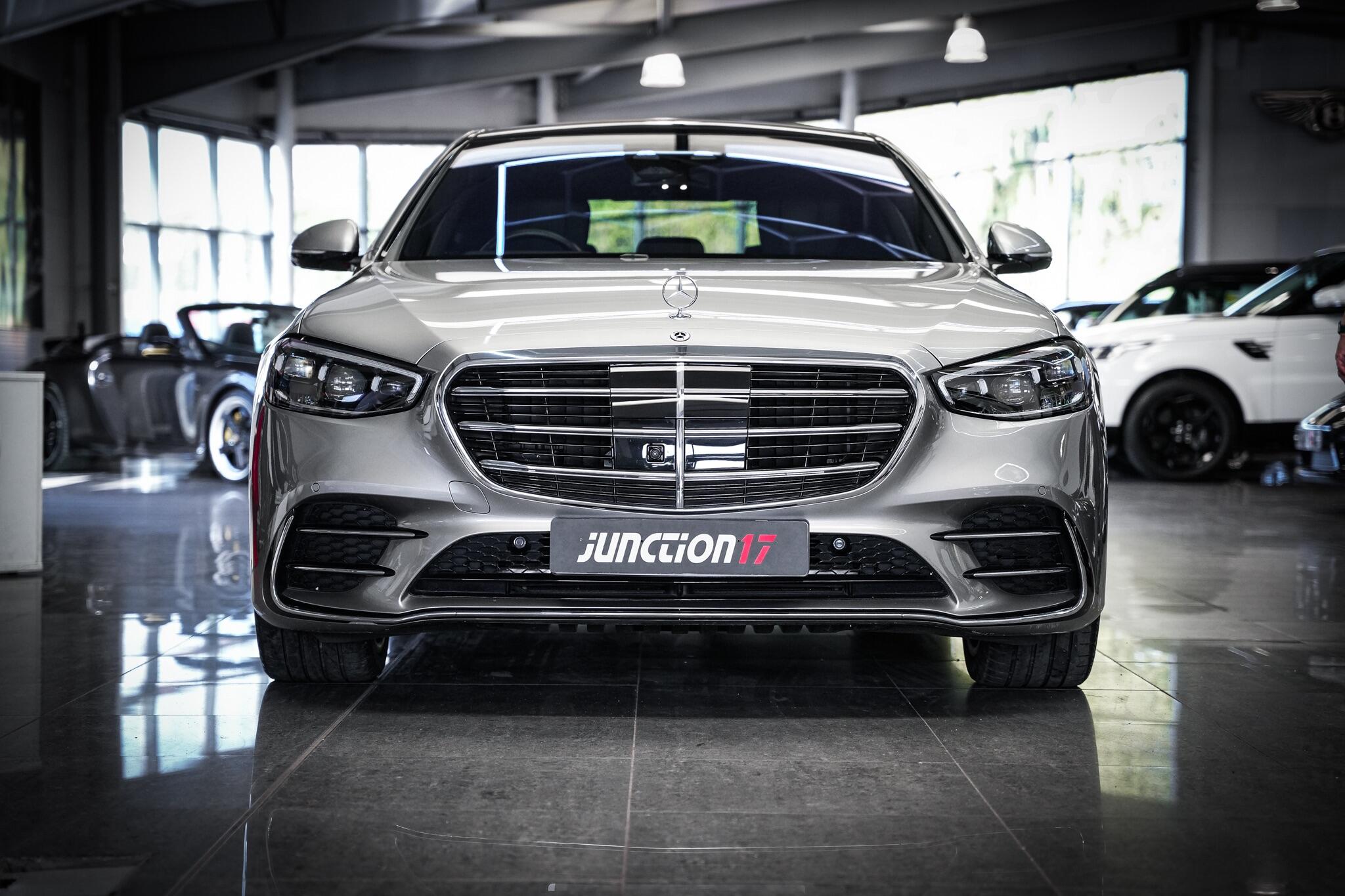 Mercedes-Benz S-Class view 11