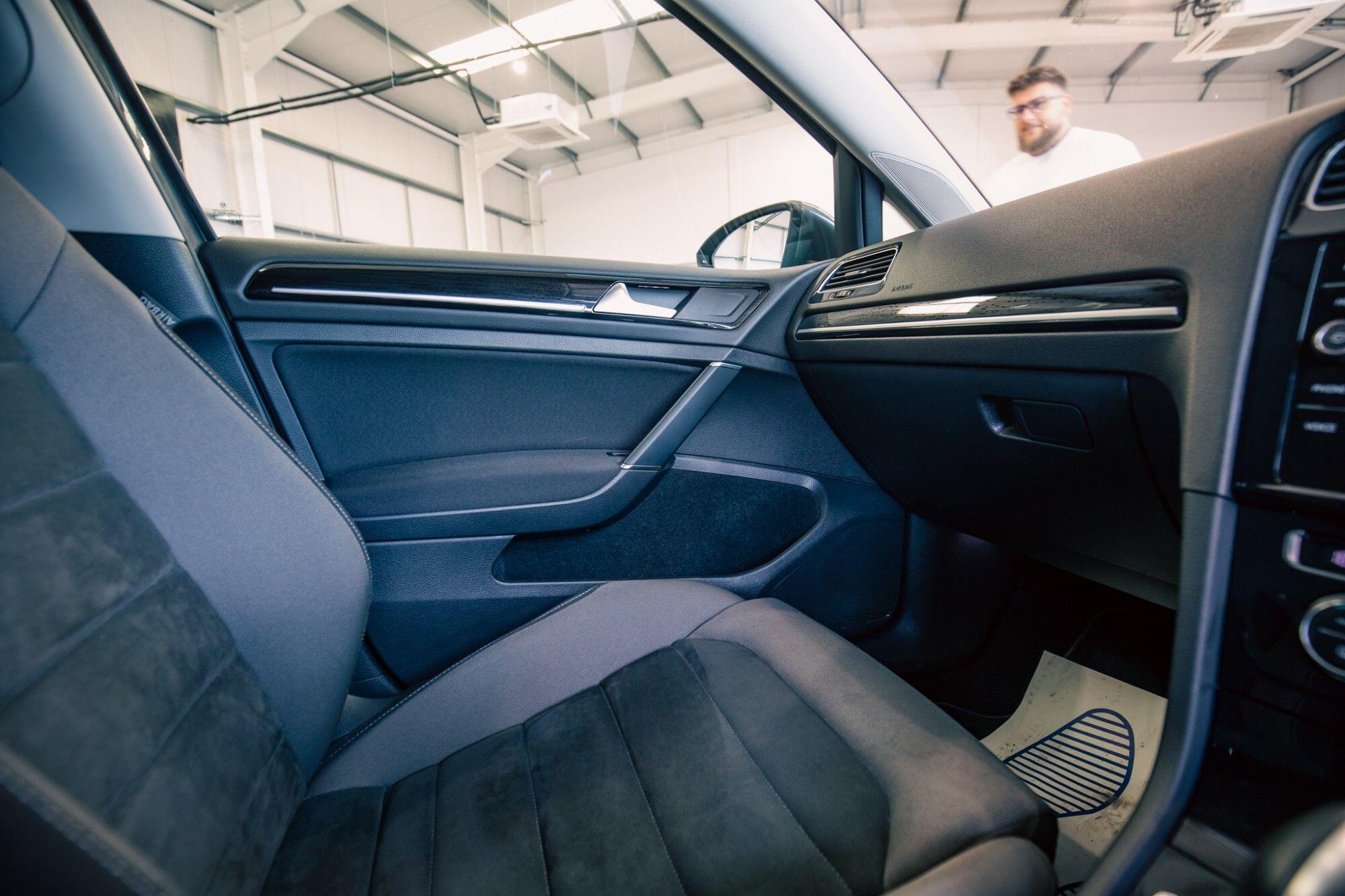 Volkswagen Golf view 19