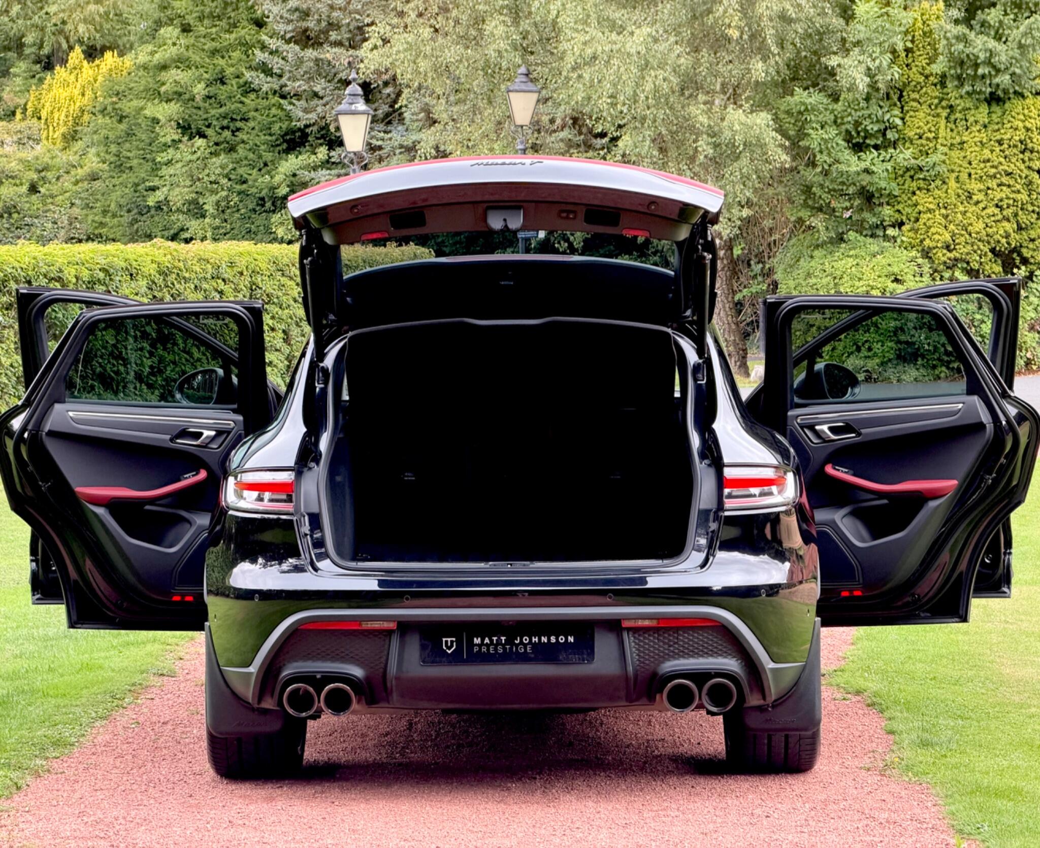 Porsche Macan view 14