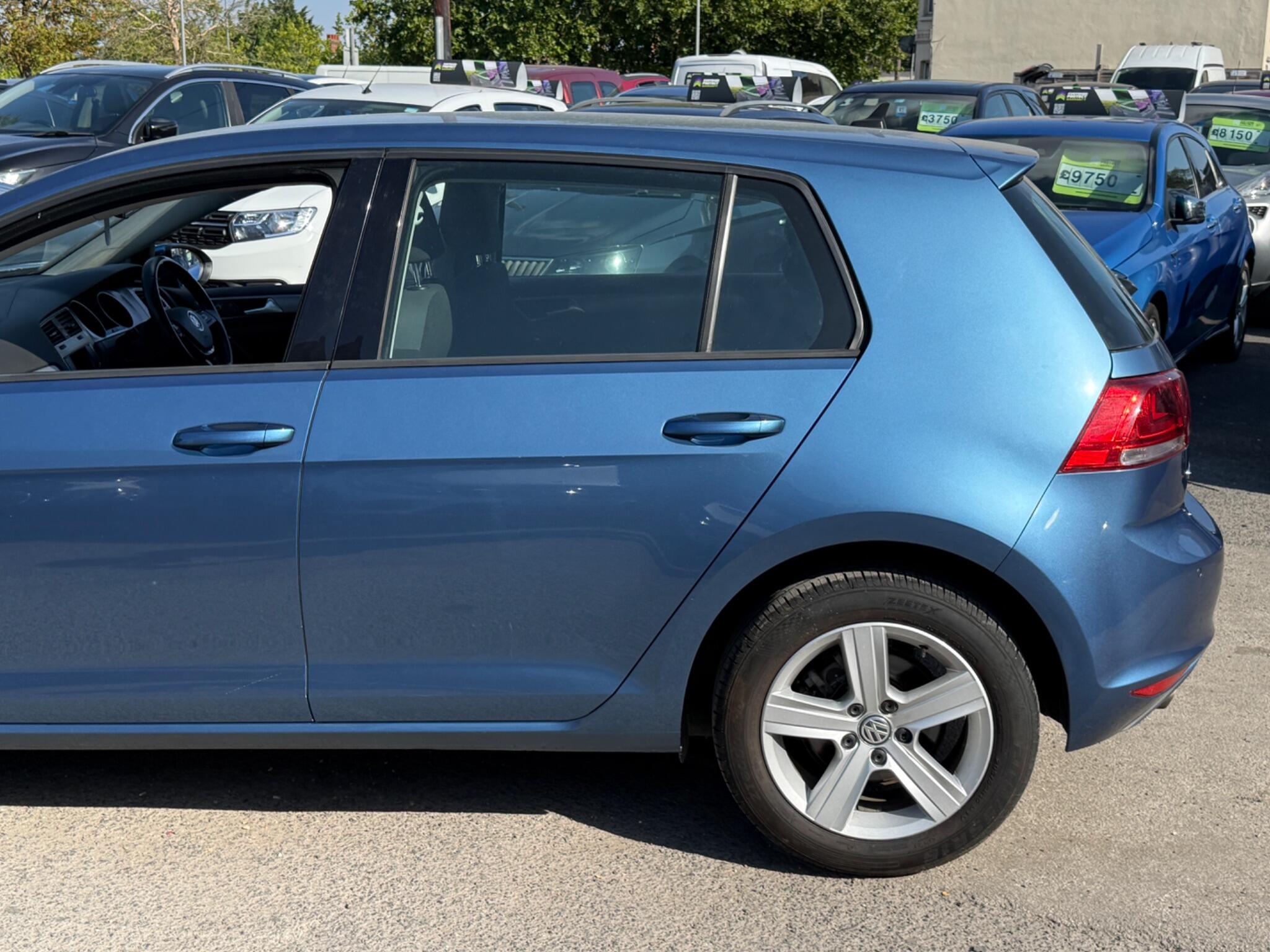 Volkswagen Golf - Image 12