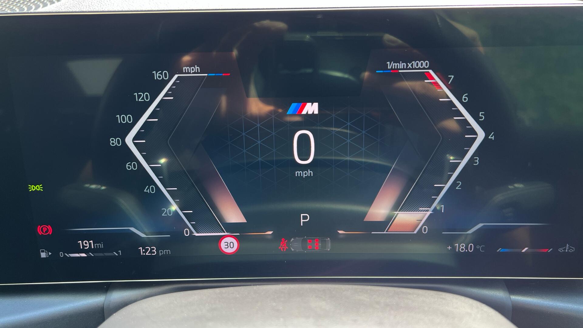 BMW 3 Series view 9