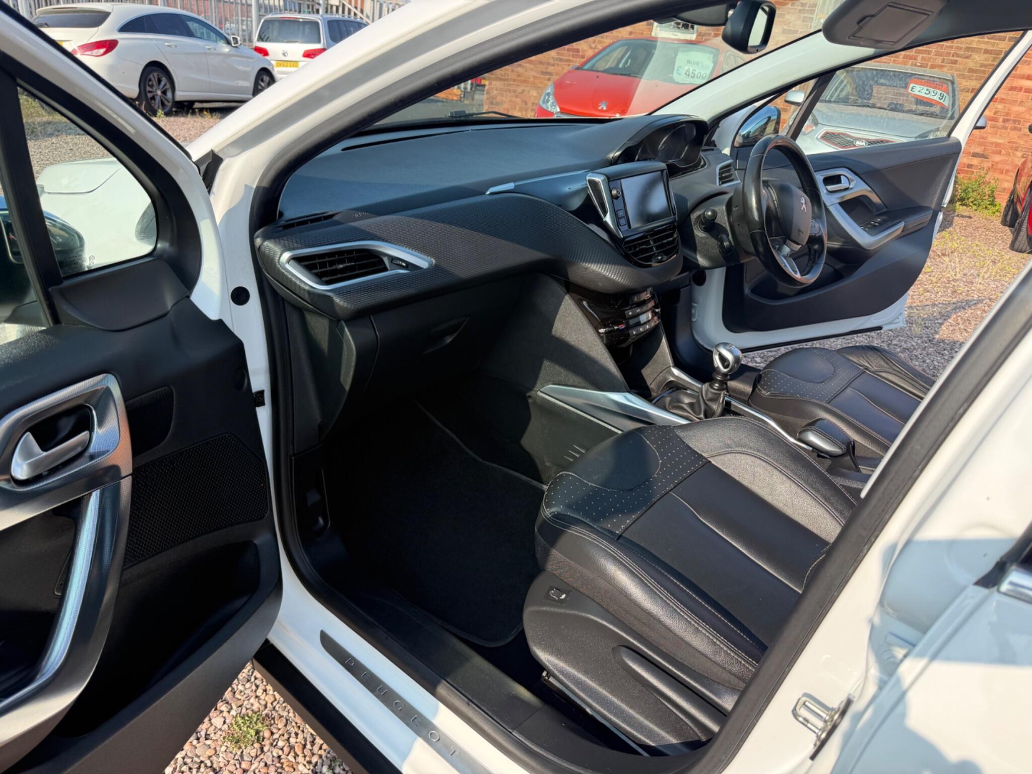 Peugeot 2008 view 24