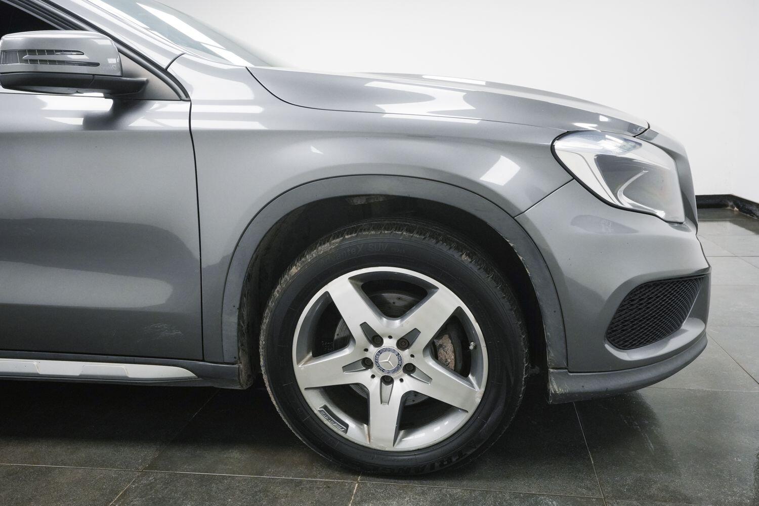 Mercedes-Benz Gla view 4