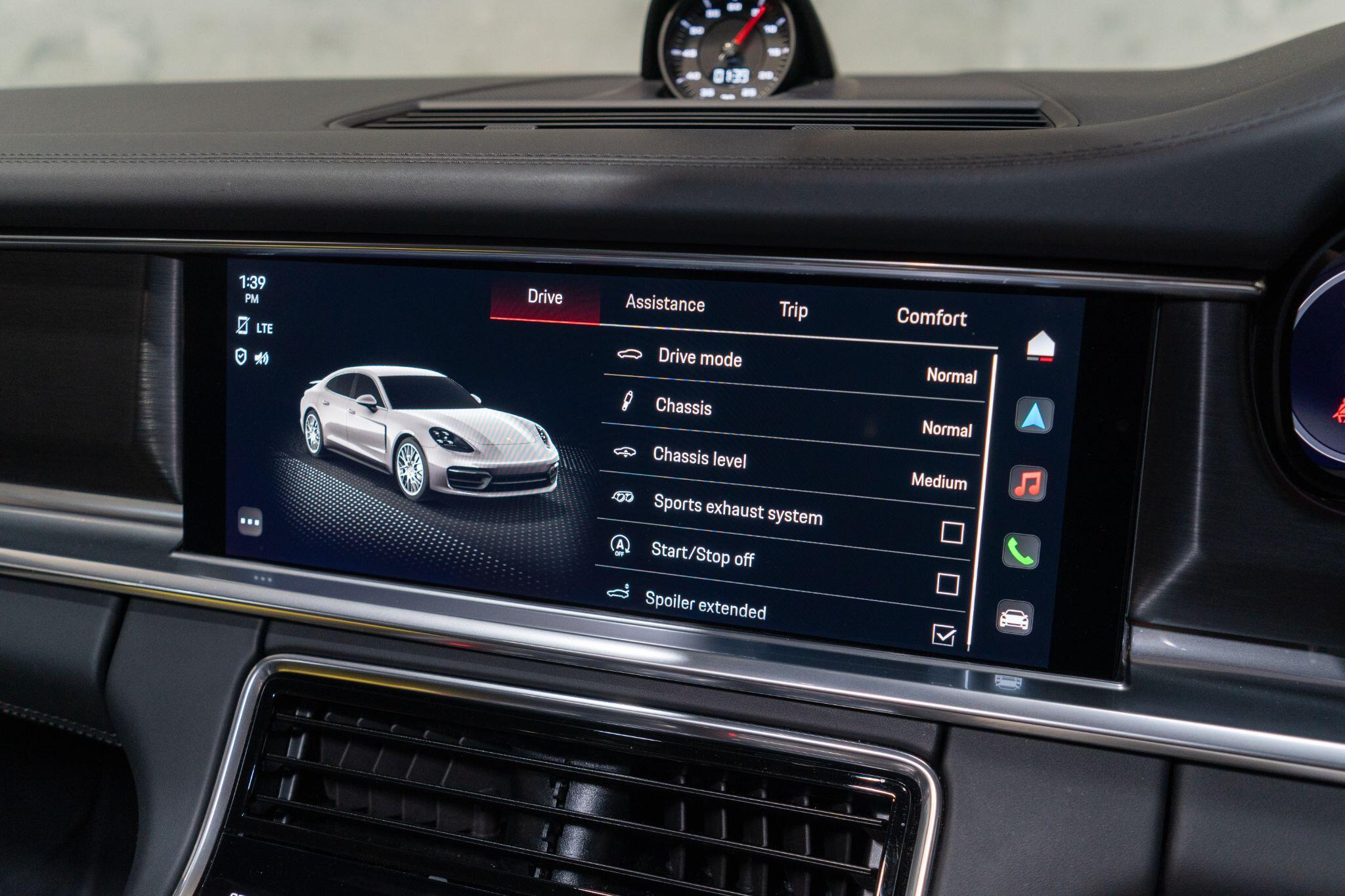 Porsche Panamera view 25