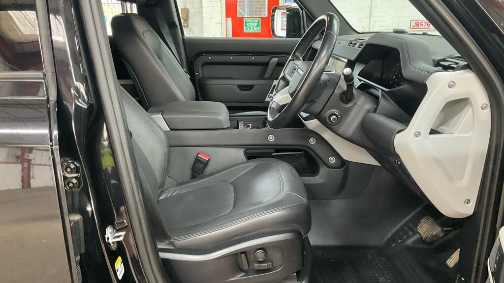 Land Rover Defender view 11