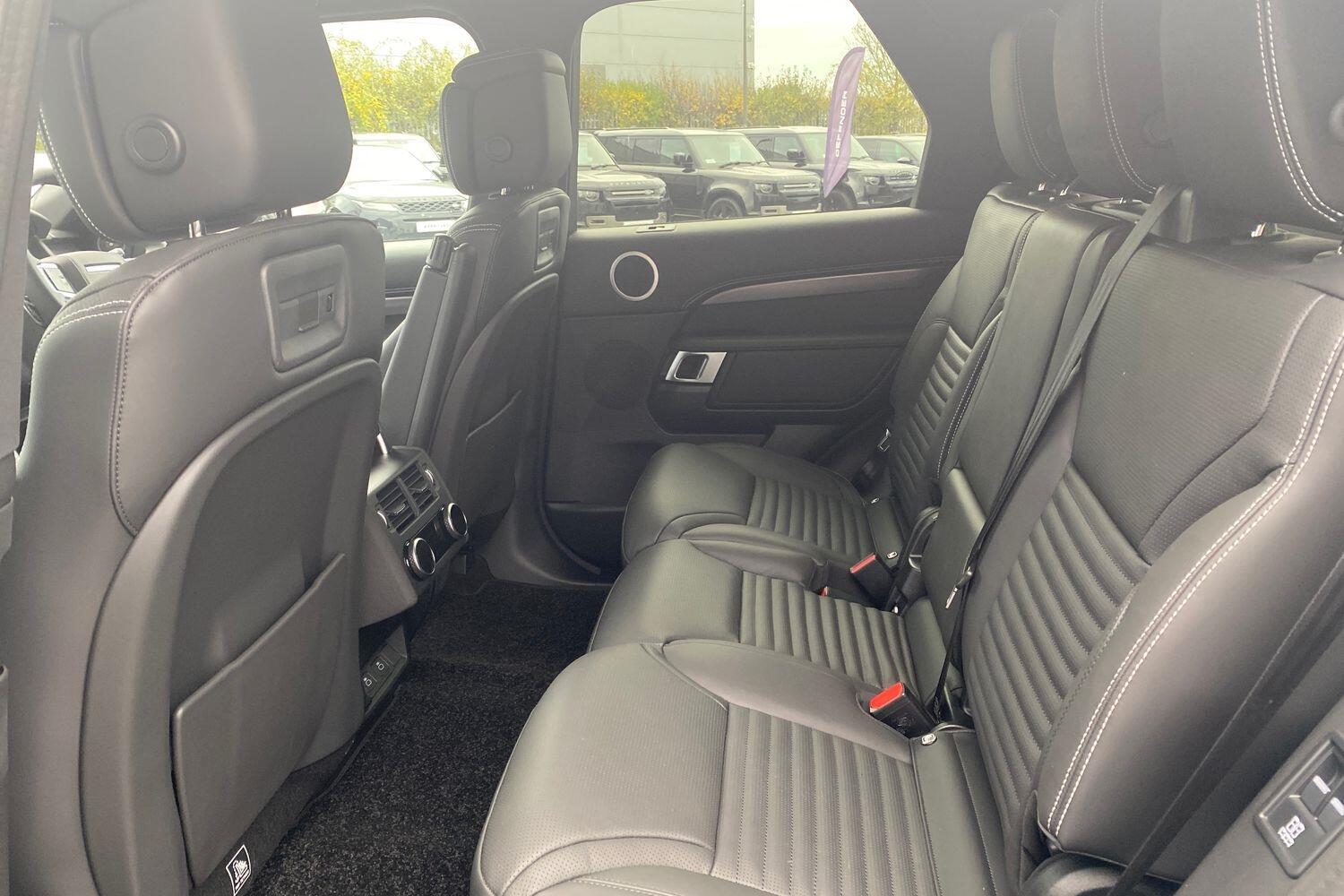 Land Rover Discovery view 16