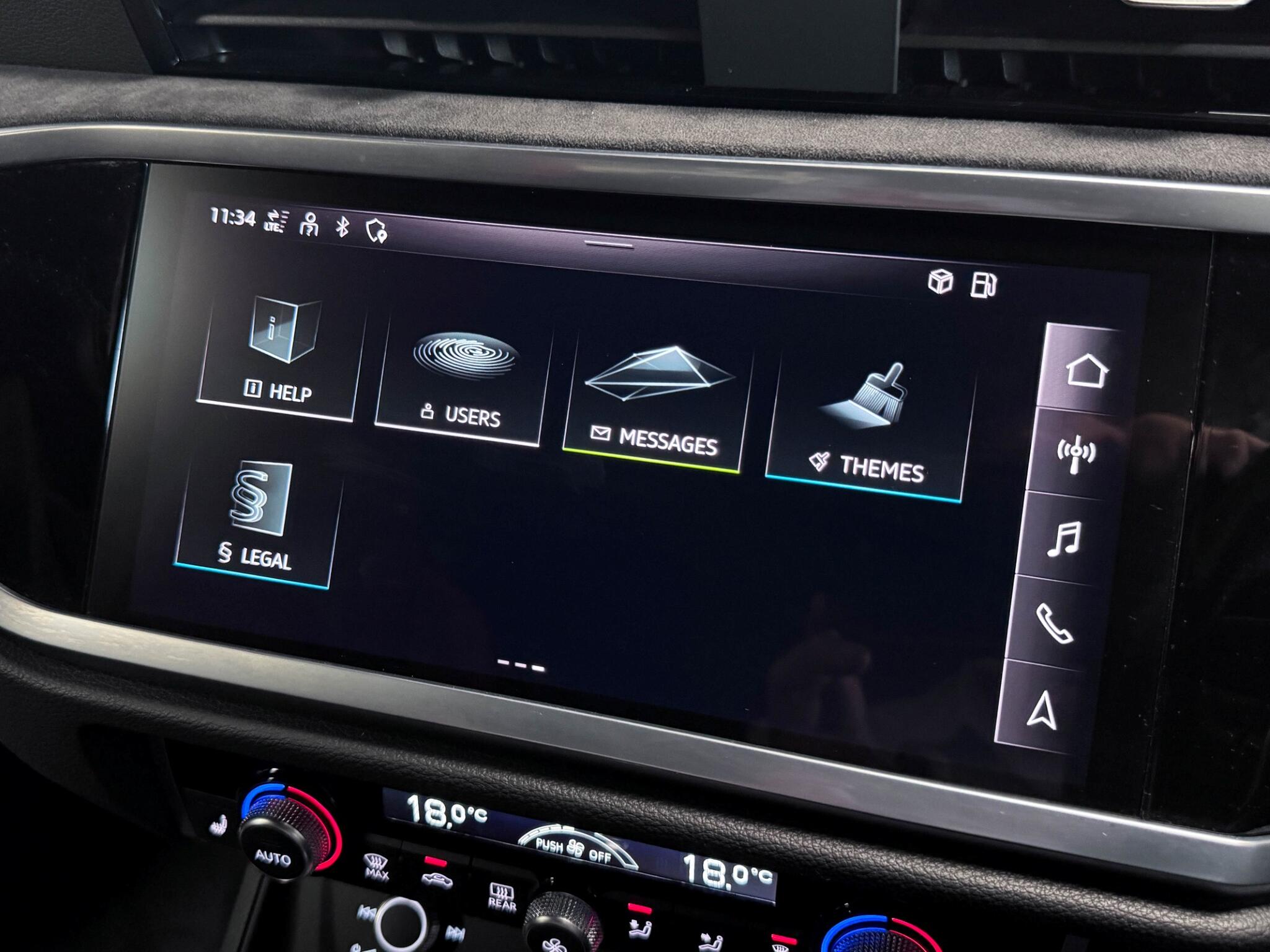 Audi RS Q3 view 40