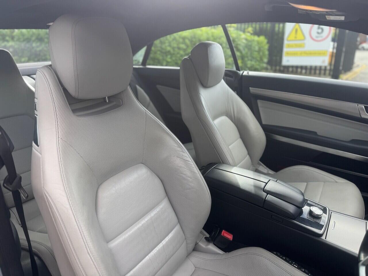 Mercedes-Benz E-Class view 11
