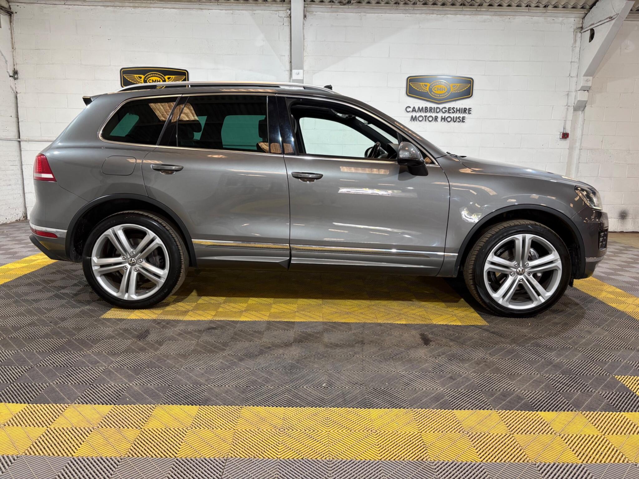 Volkswagen Touareg view 57