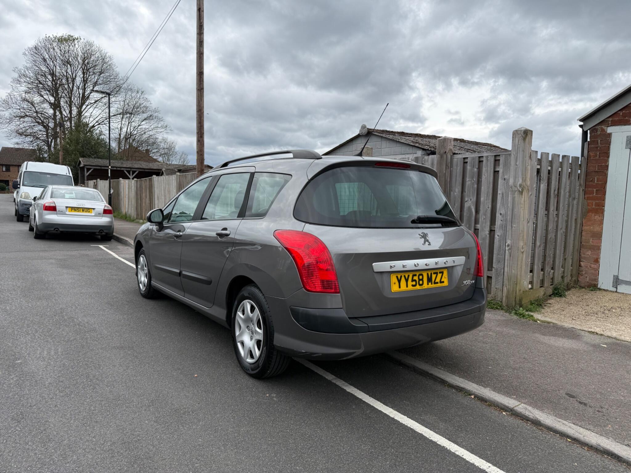 Peugeot 308 SW view 11