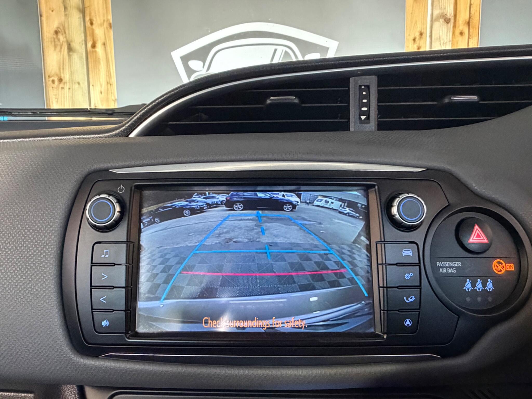 Toyota Yaris view 35