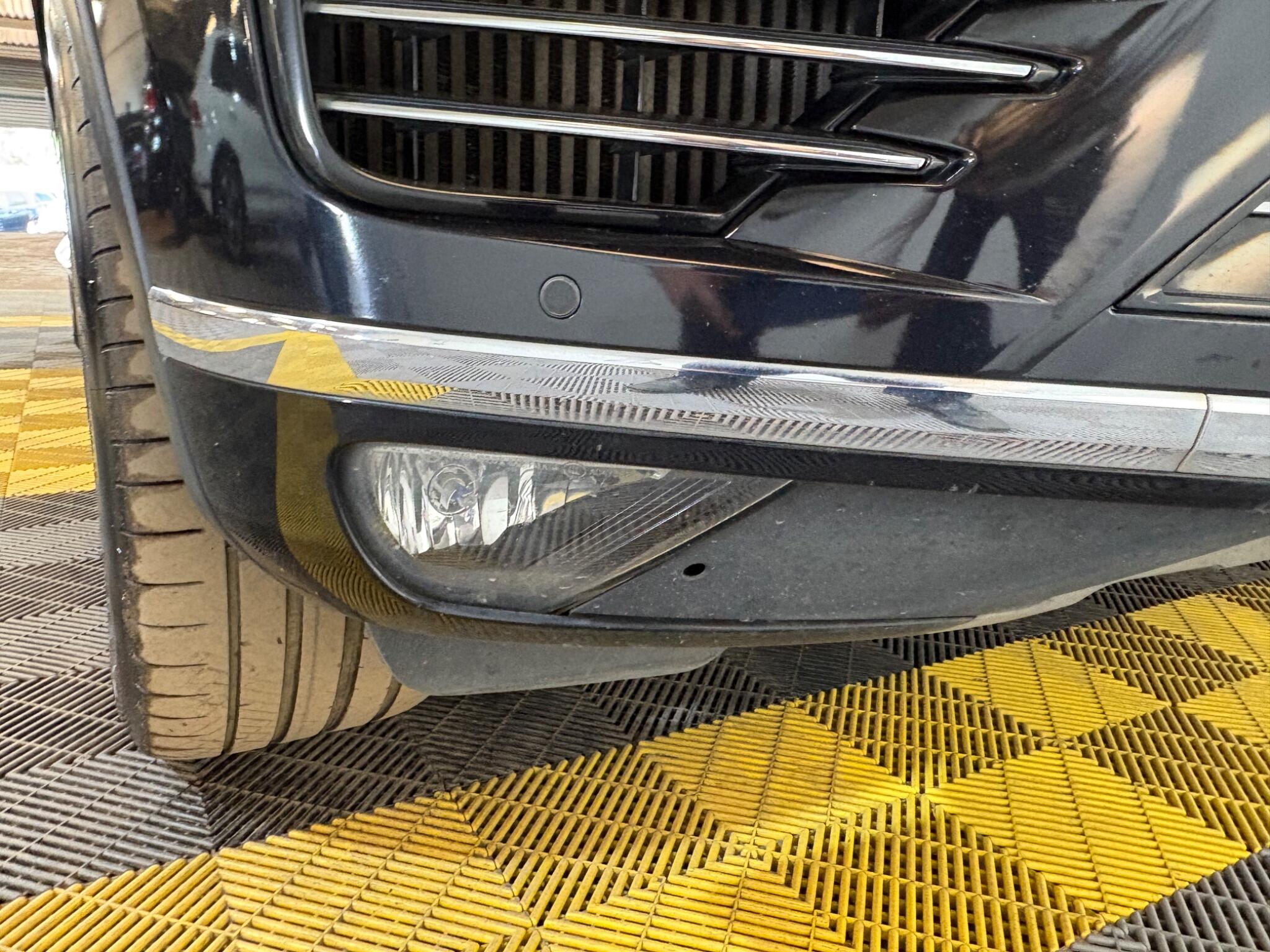 Volkswagen Touareg view 76