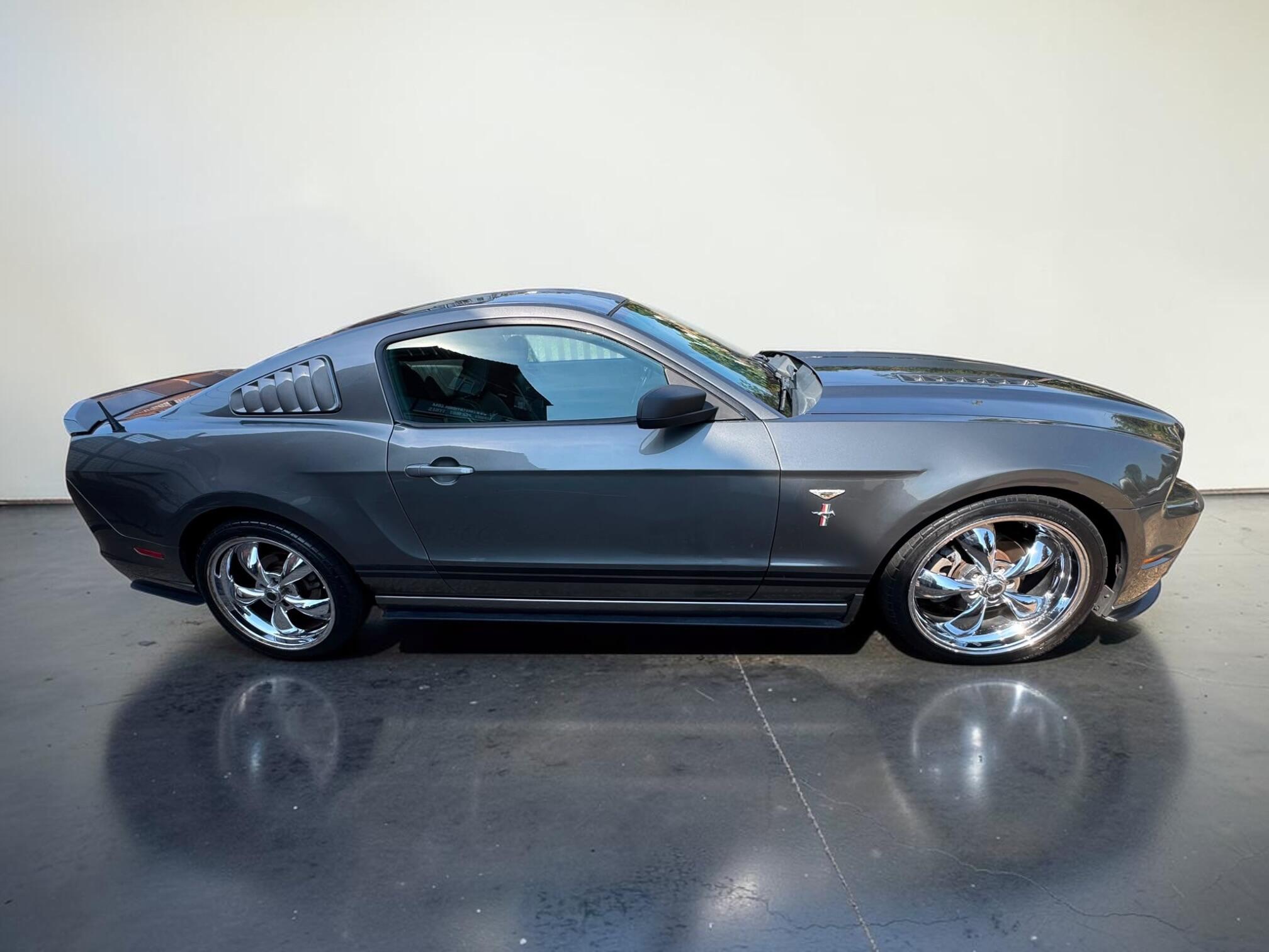 Ford Mustang view 9