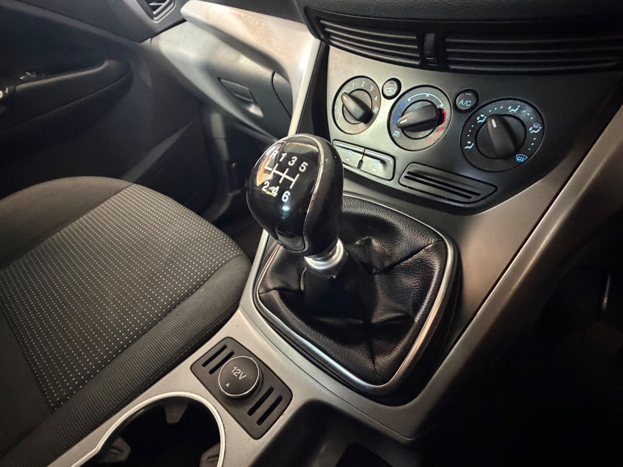 Ford Grand C-Max view 28