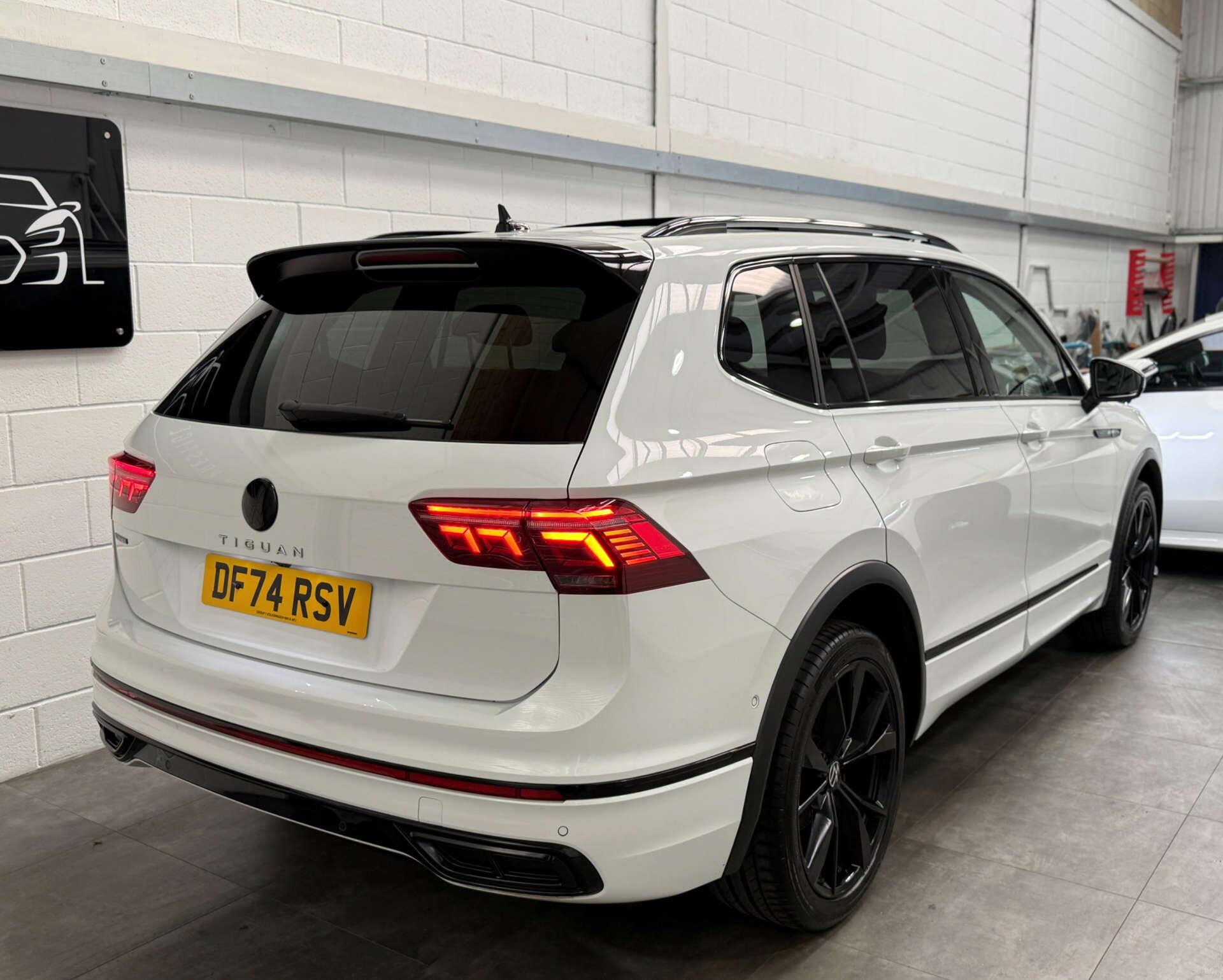 Volkswagen Tiguan Allspace view 7
