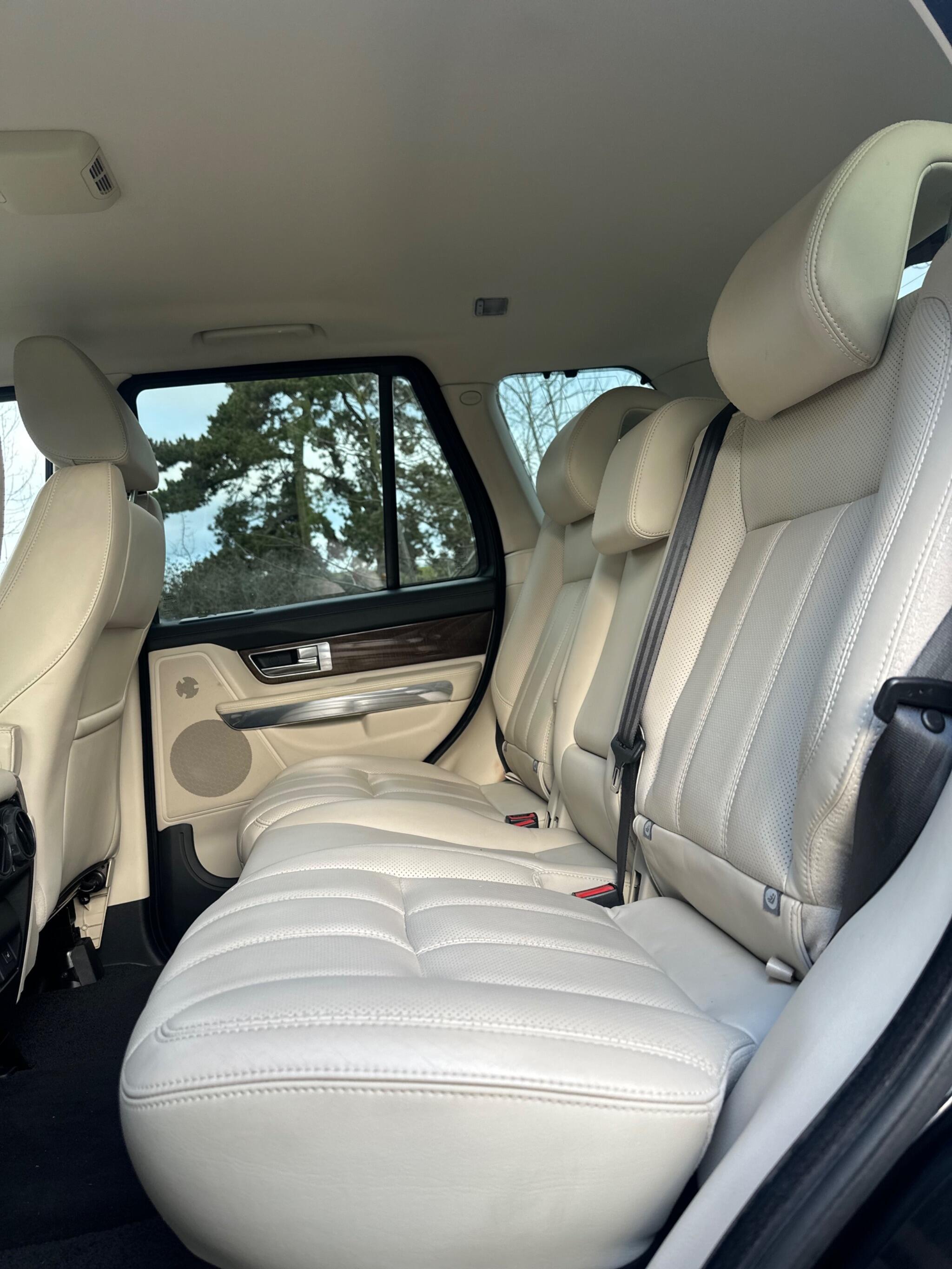 2011 Land Rover Range Rover Sport image 15