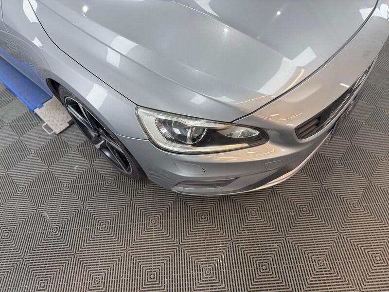 2014 Volvo V60 3.0 T6 R-Design Lux Nav Estate 5dr Petrol Geartronic AWD Euro 5 (304 ps) • 36,500 miles image 11
