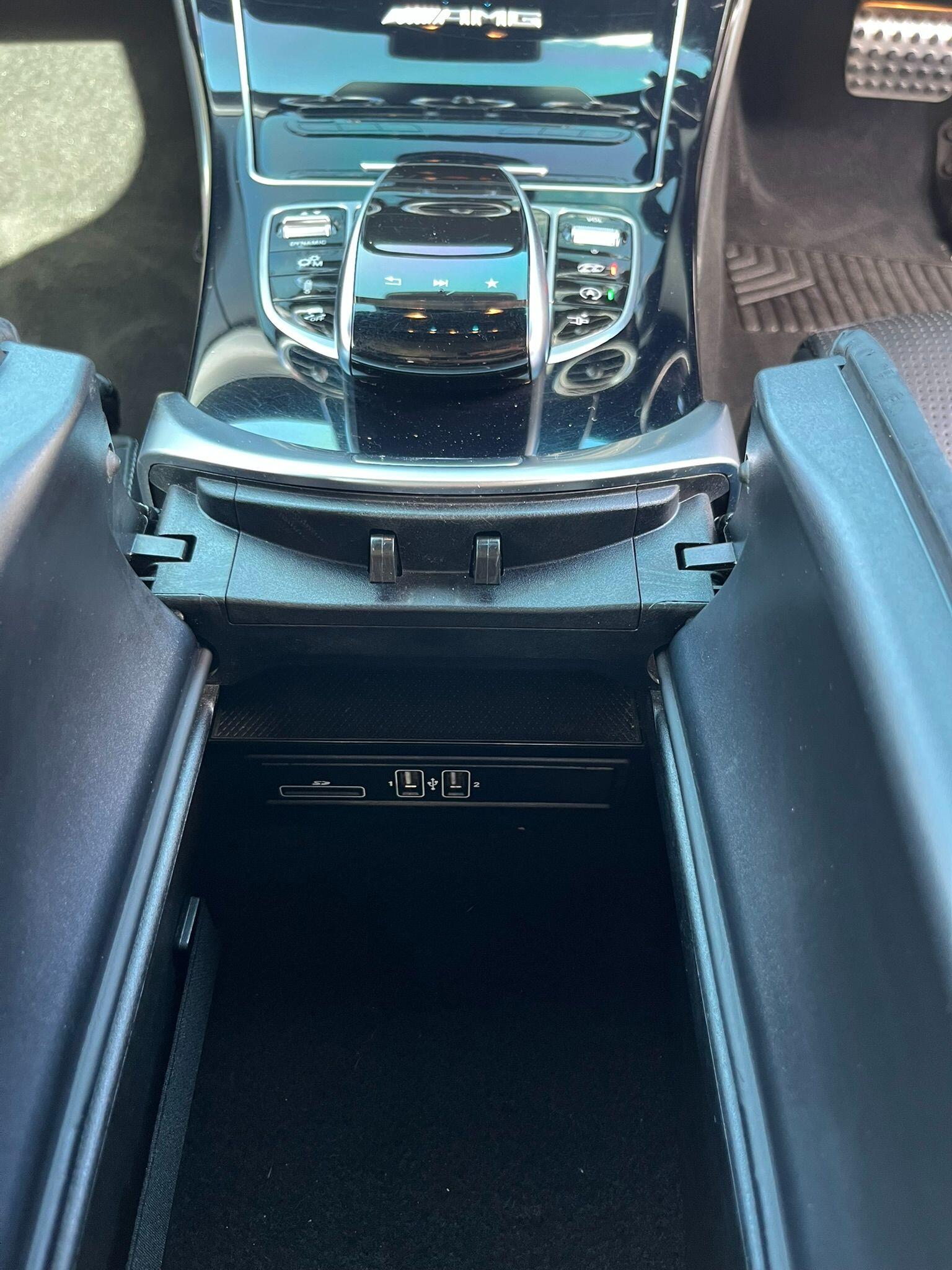 Mercedes-Benz C-Class view 28