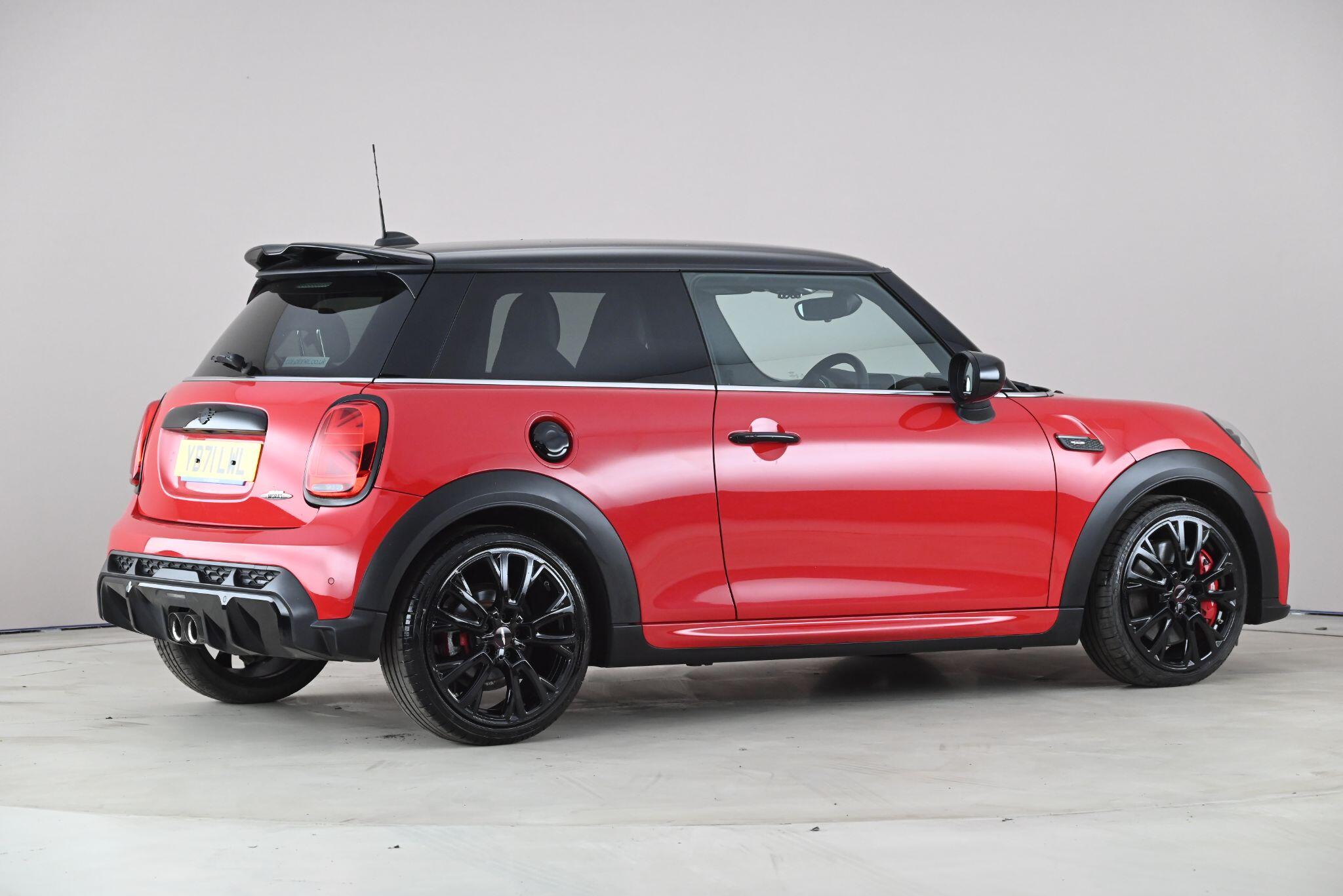 Mini Hatch view 7