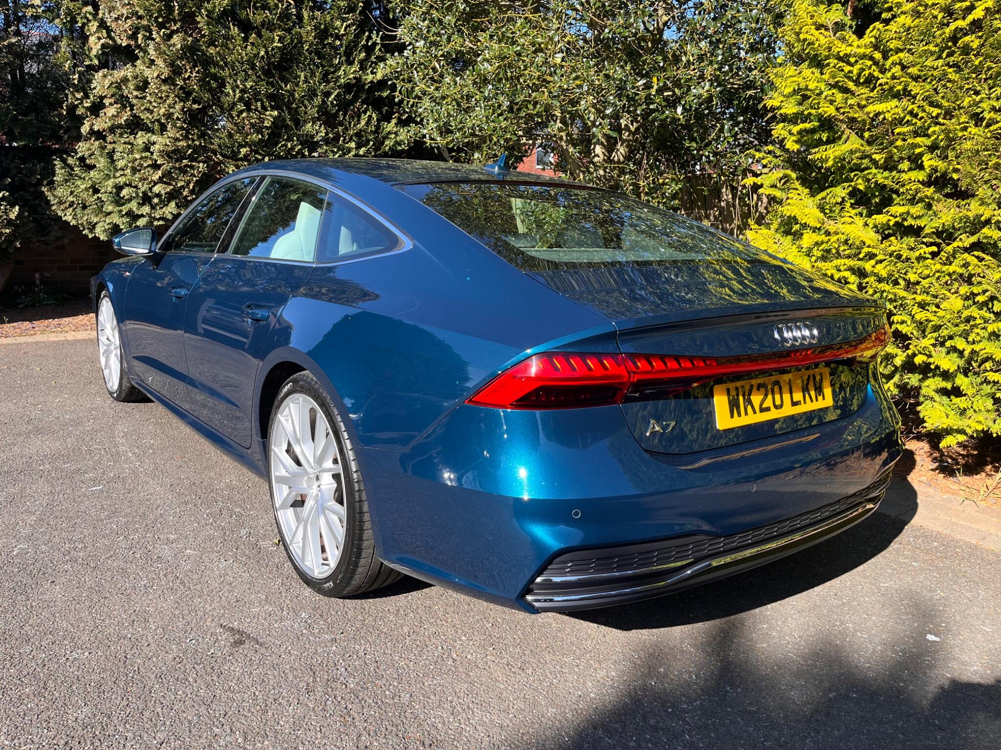 Audi A7 view 11