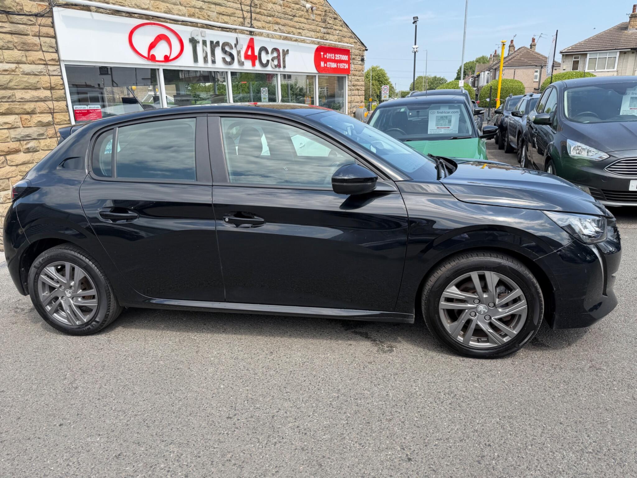 Peugeot 208 view 31