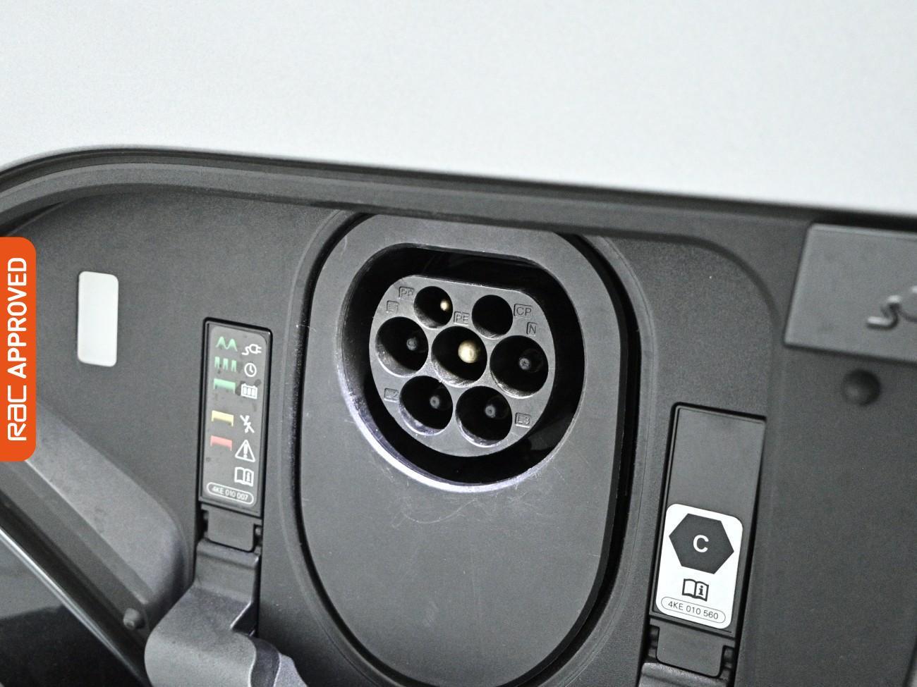 Audi E-Tron view 27