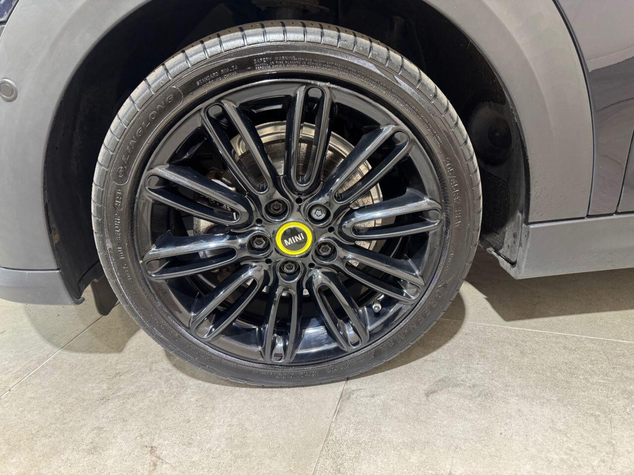 Mini Electric Hatch view 47