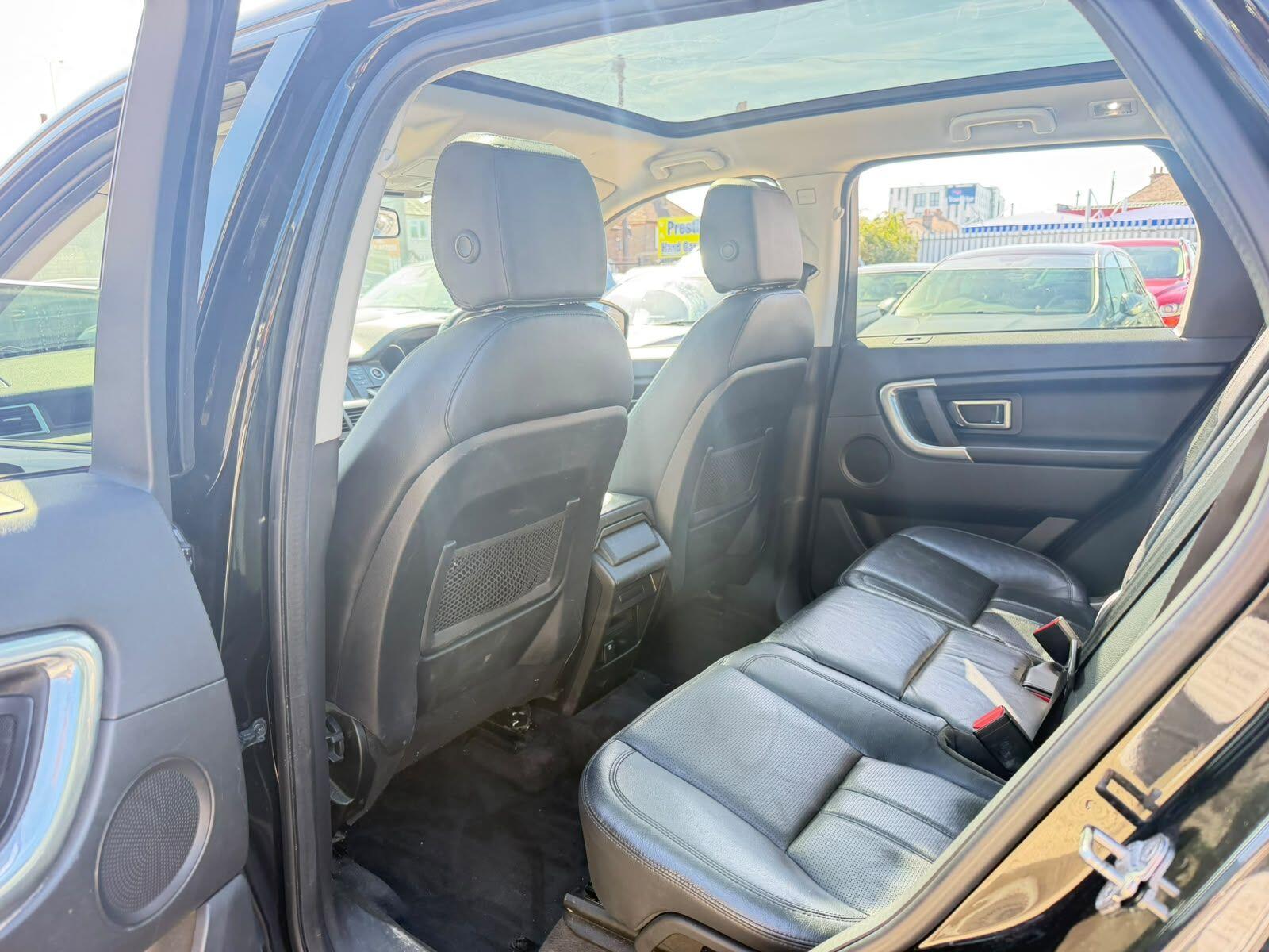 Land Rover Discovery Sport view 22