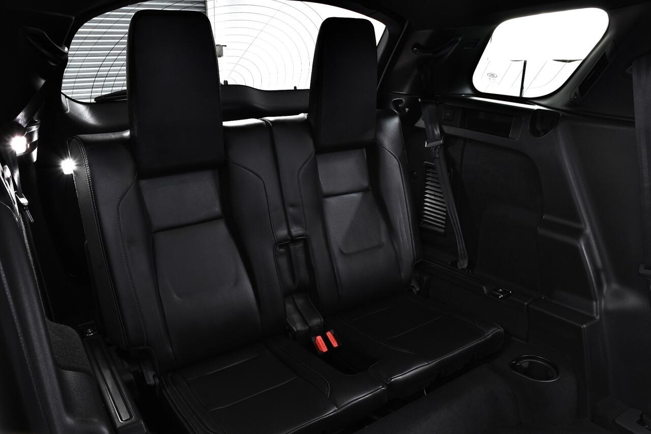 Land Rover Discovery Sport view 20