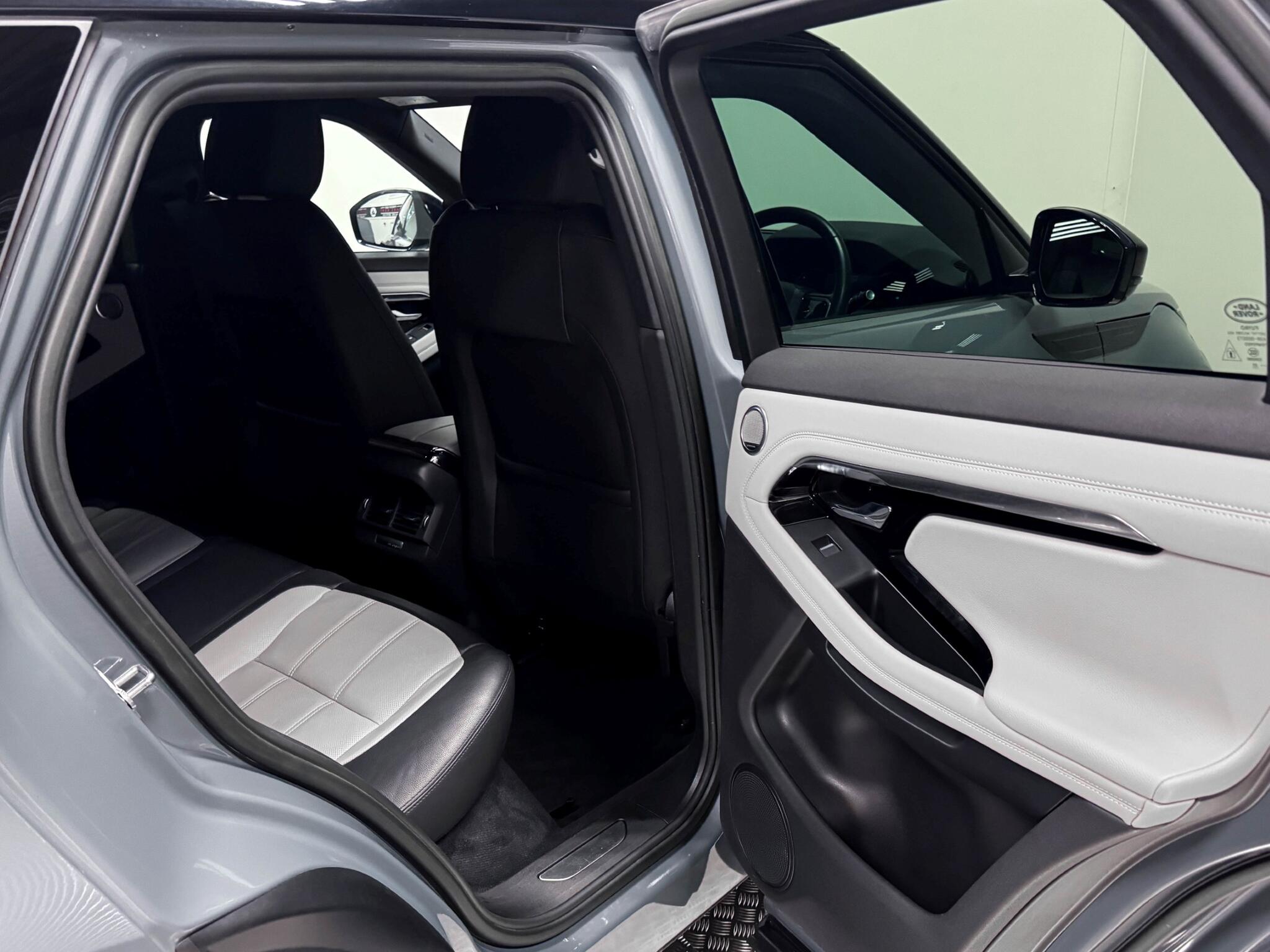 Land Rover Range Rover Evoque view 9