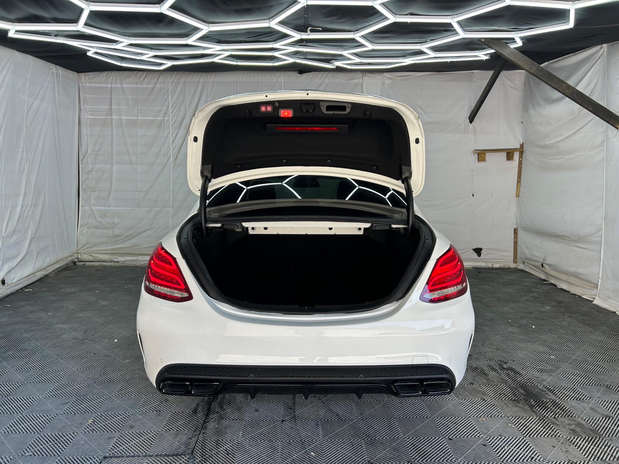 Mercedes-Benz C Class view 43
