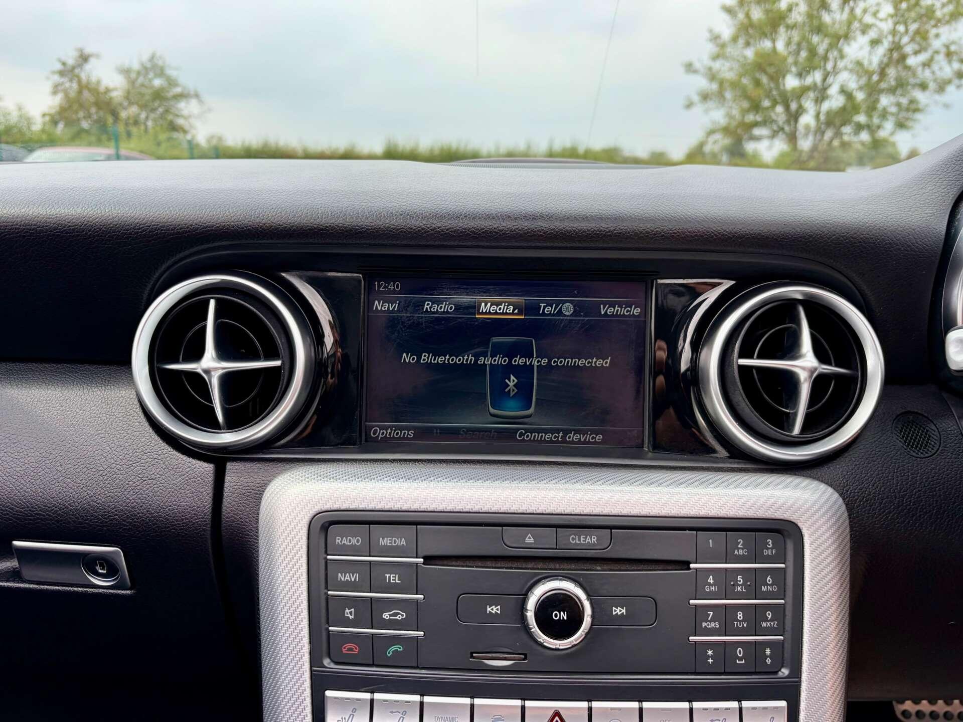 Mercedes-Benz SLC view 39