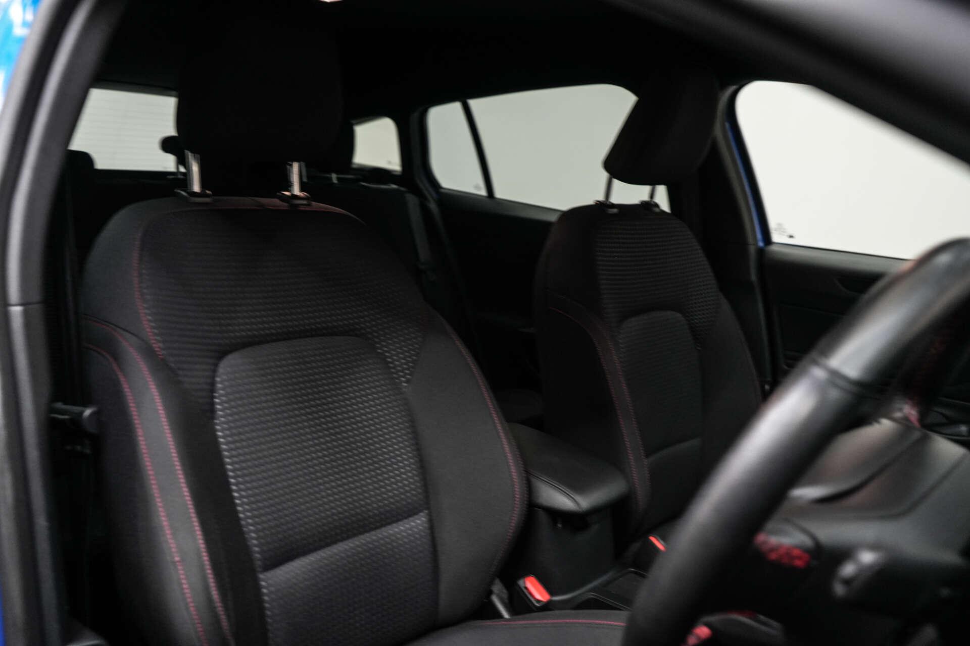 Ford Focus view 14
