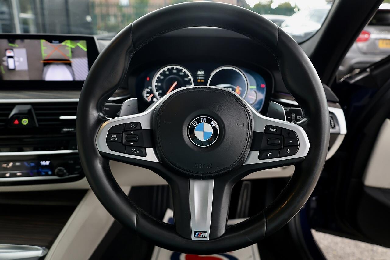 BMW 5 Series view 25